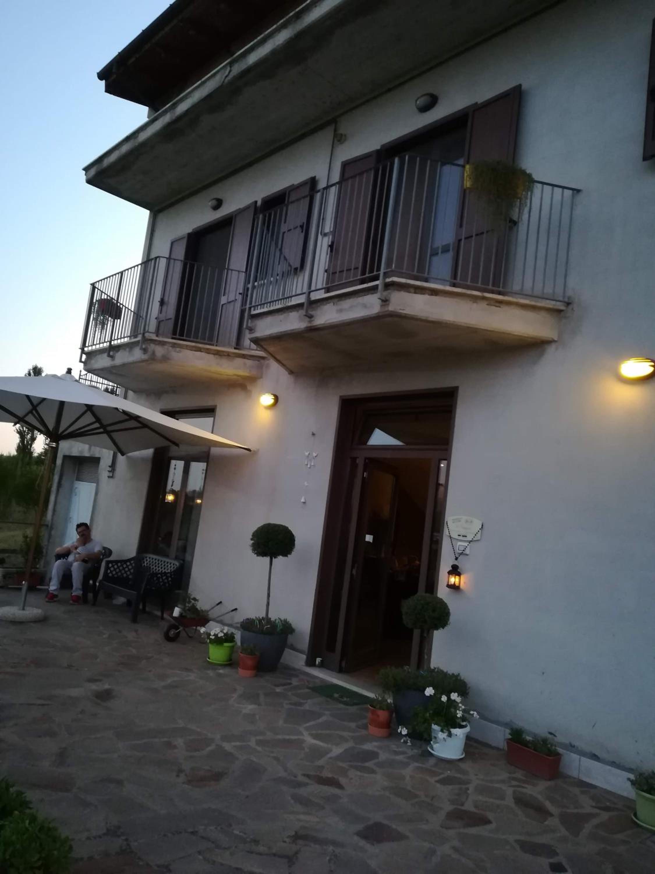 Double Room with Balcony - Photo 14