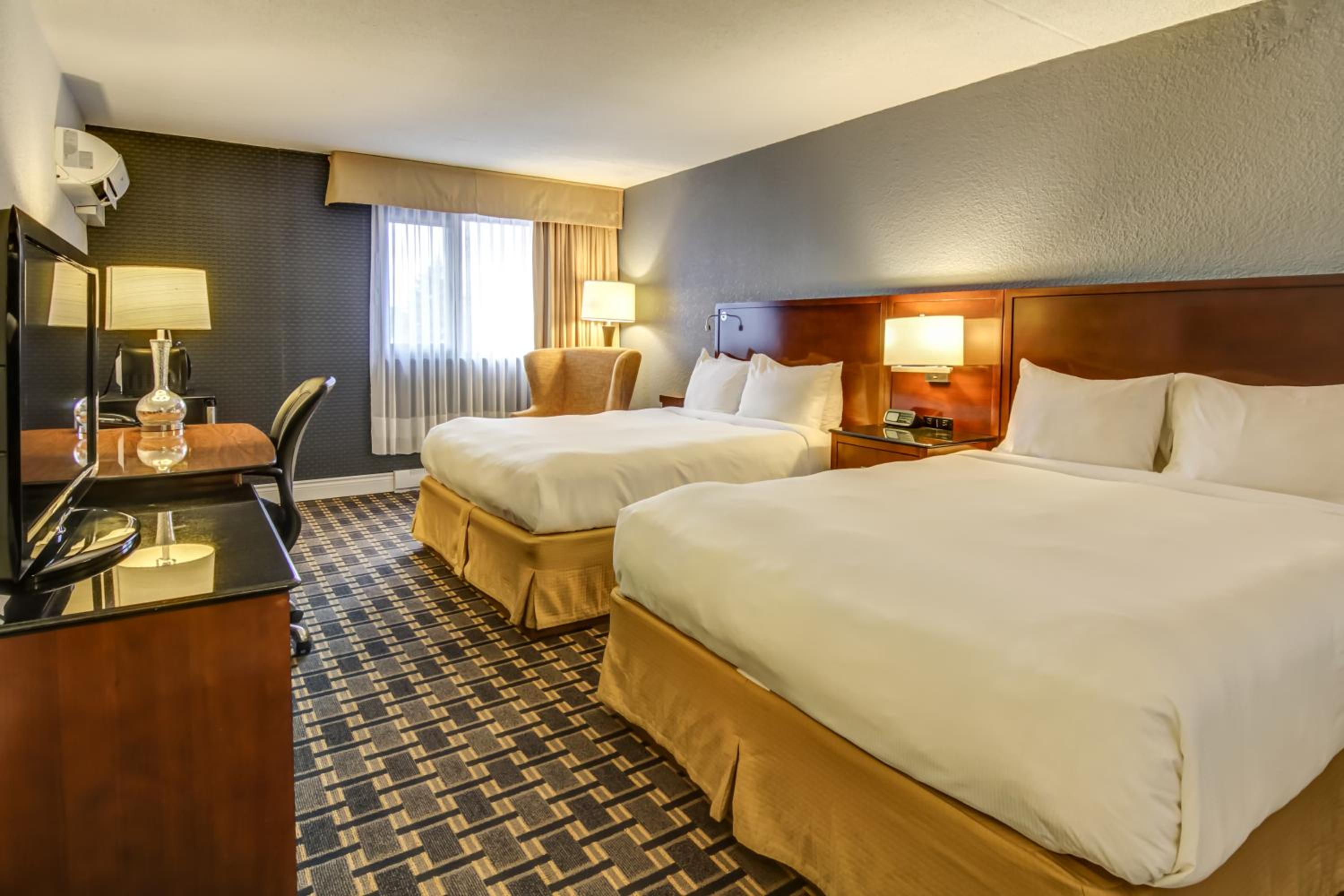 Standard Double Room with Two Double Beds - Photo 1
