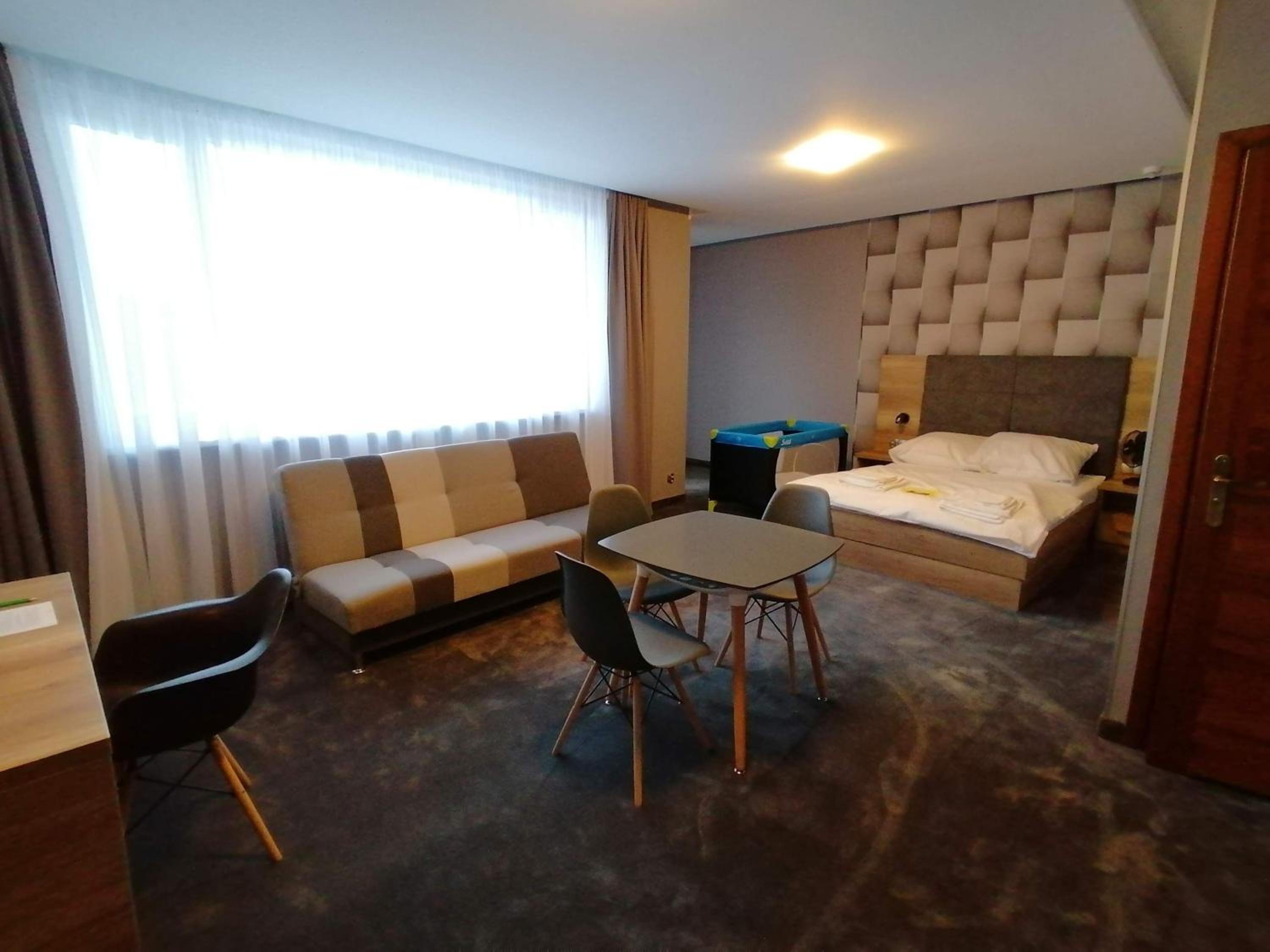 Apartment with Lake View photo 2
