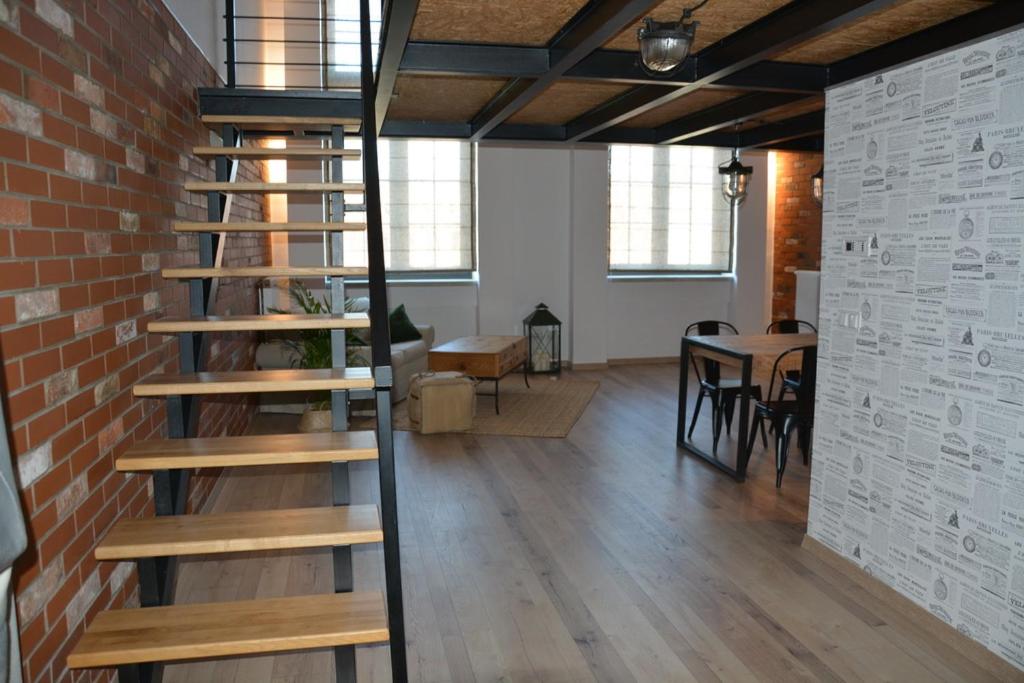 One-Bedroom Apartment - Photo 7