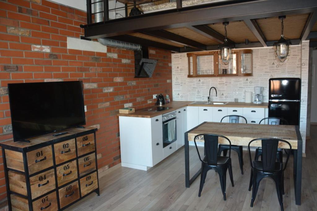 One-Bedroom Apartment - Photo 9