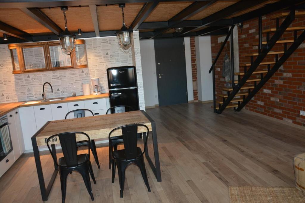 One-Bedroom Apartment - Photo 13