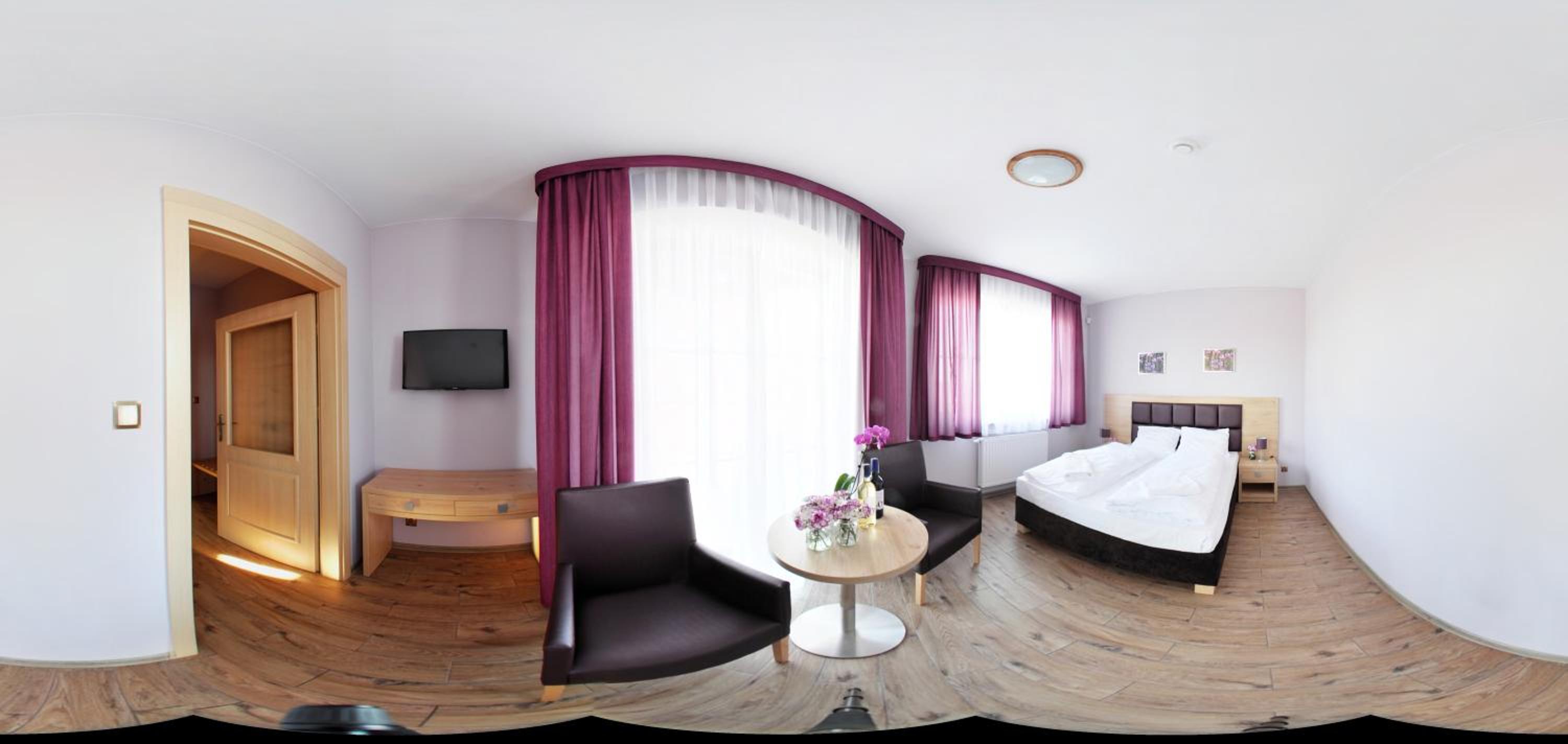Deluxe Double Room photo 3
