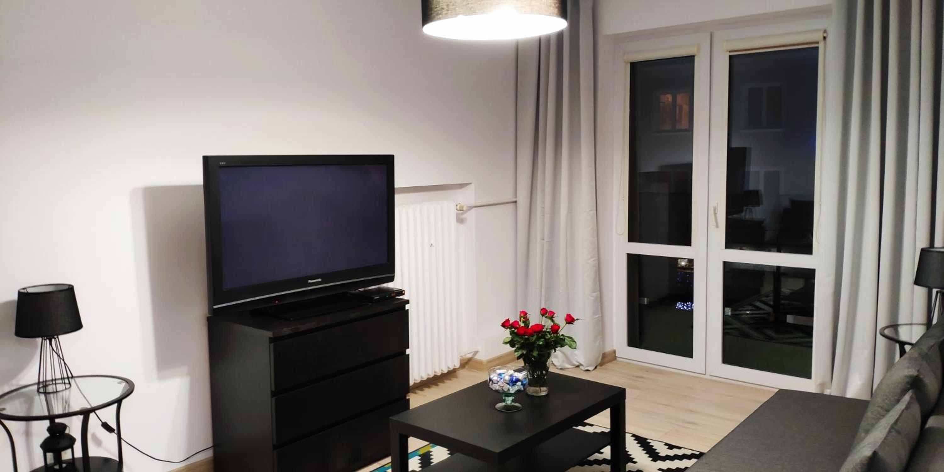 Apartment with Balcony - Photo 9