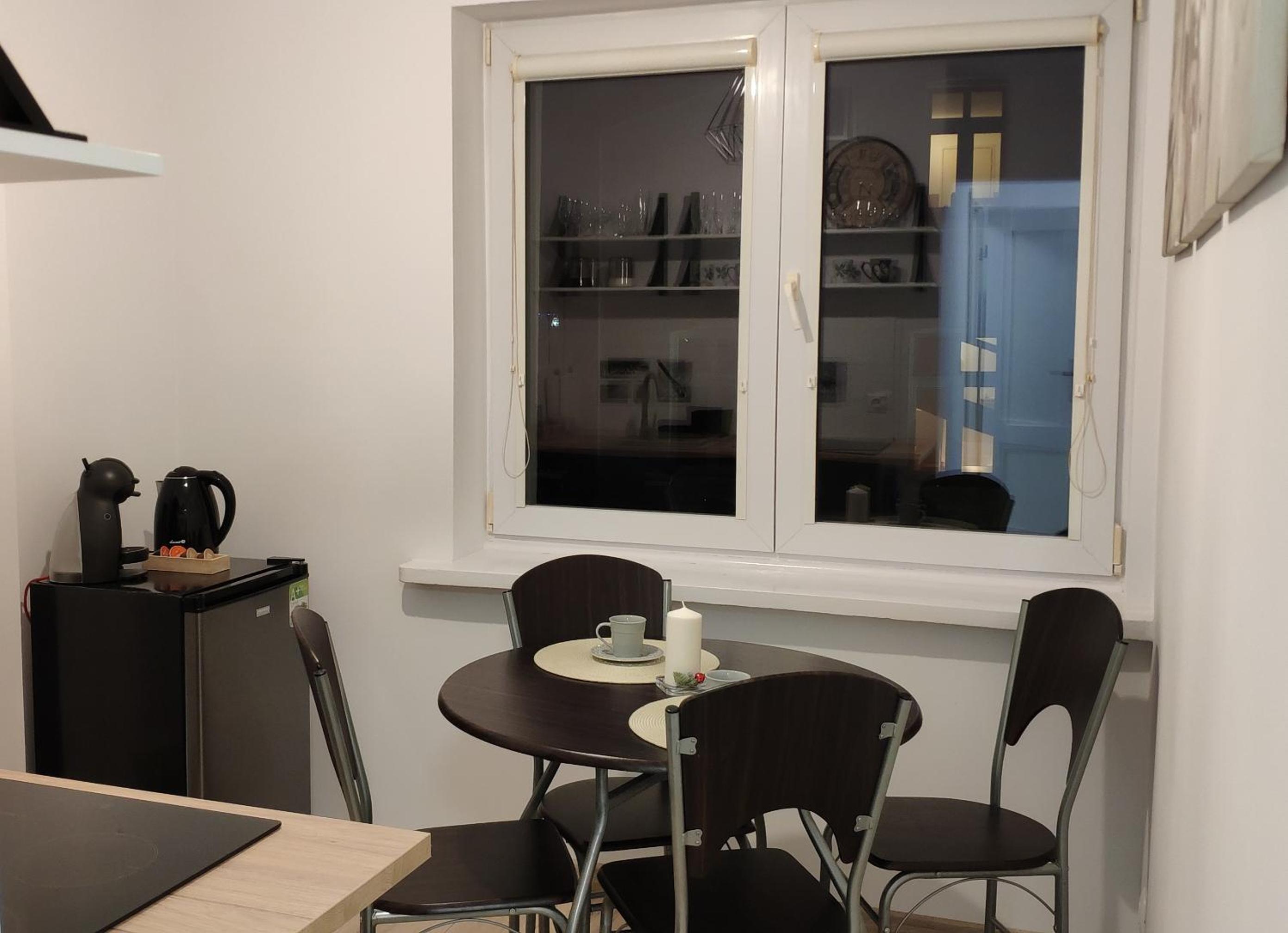 Apartment with Balcony - Photo 12