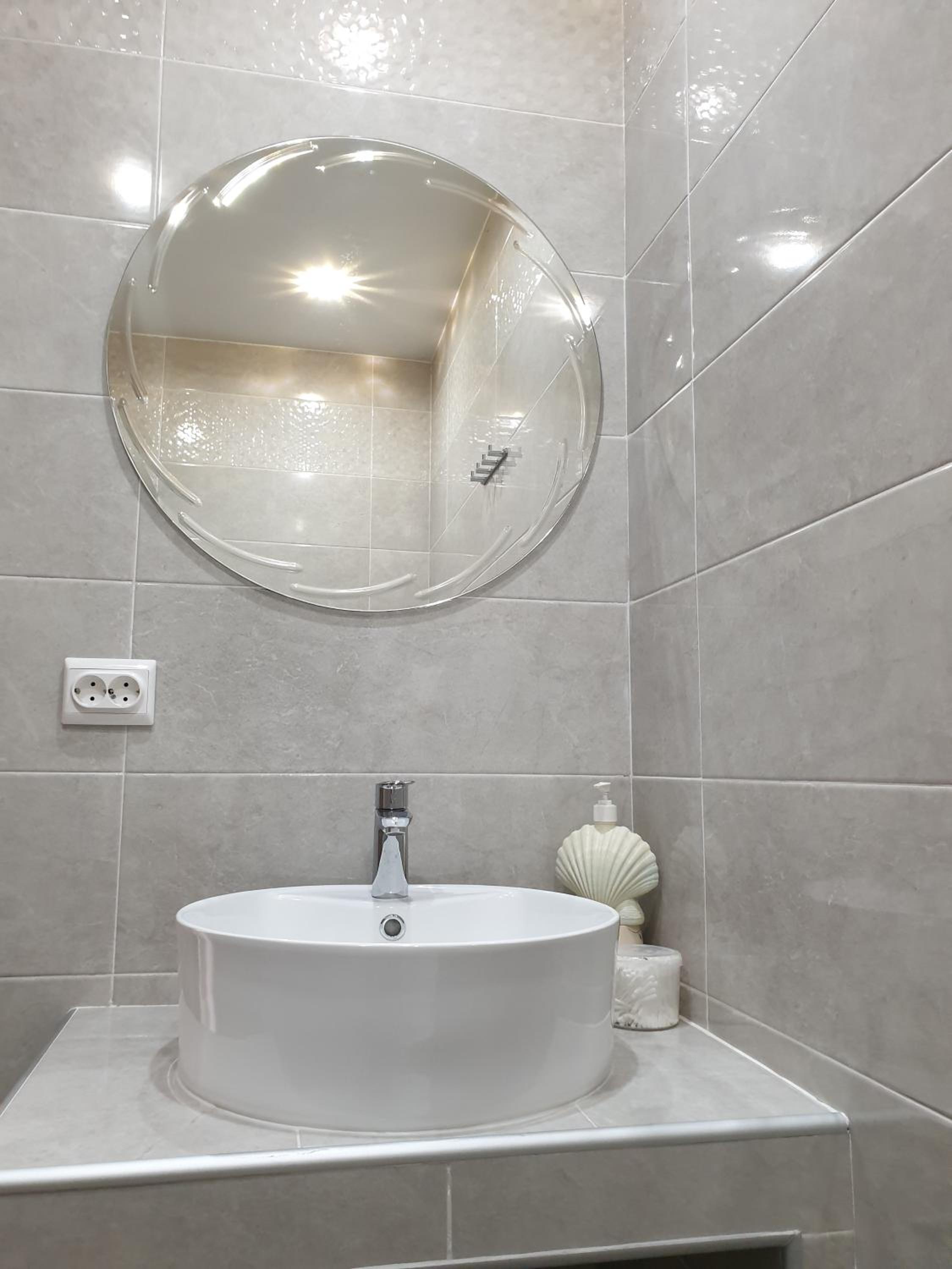 Three-Bedroom Apartment with Balcony photo 2