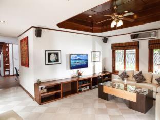 Villa with Private Pool photo 3