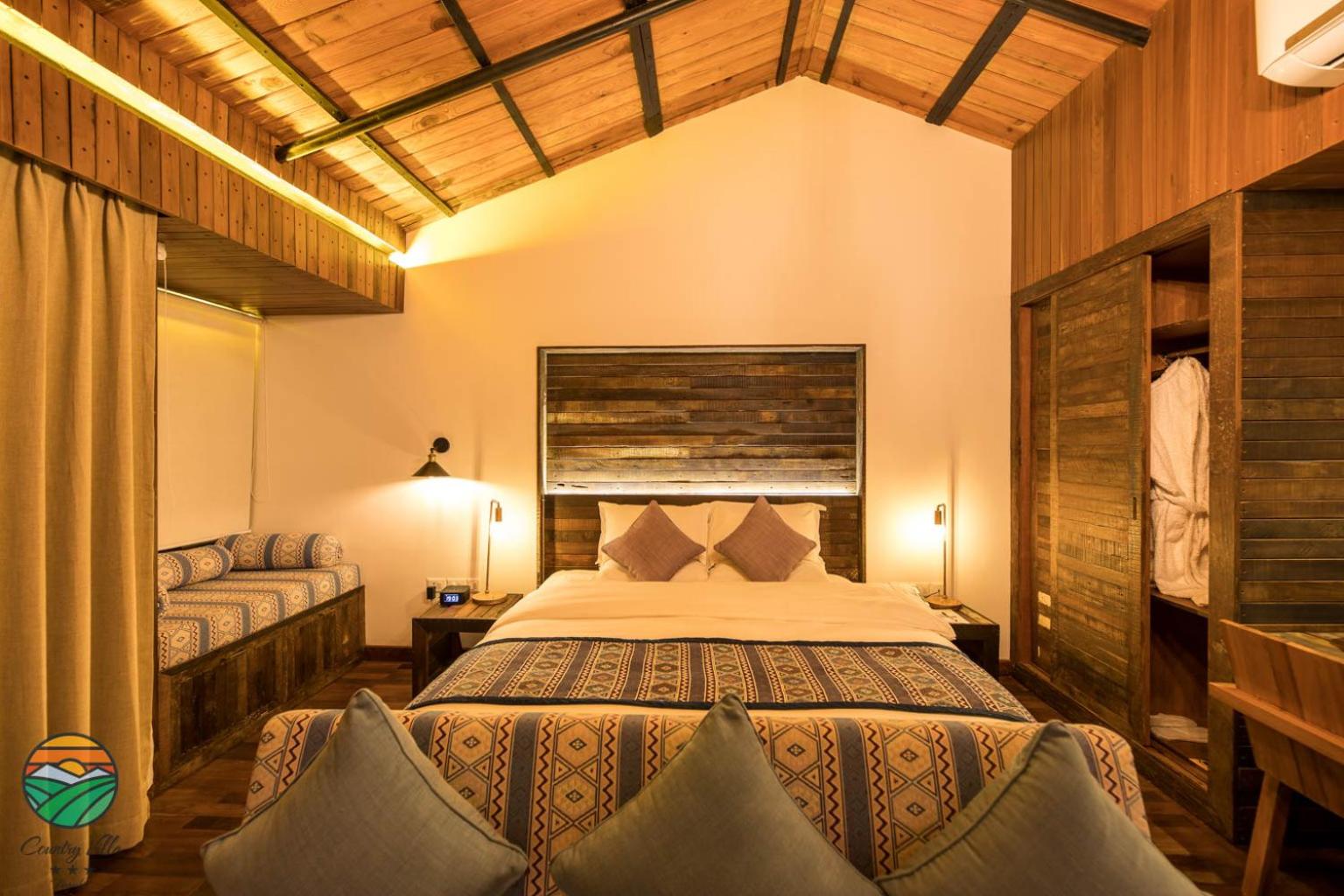 Deluxe Suite with Jacuzzi, 10% Discount on Food photo 3