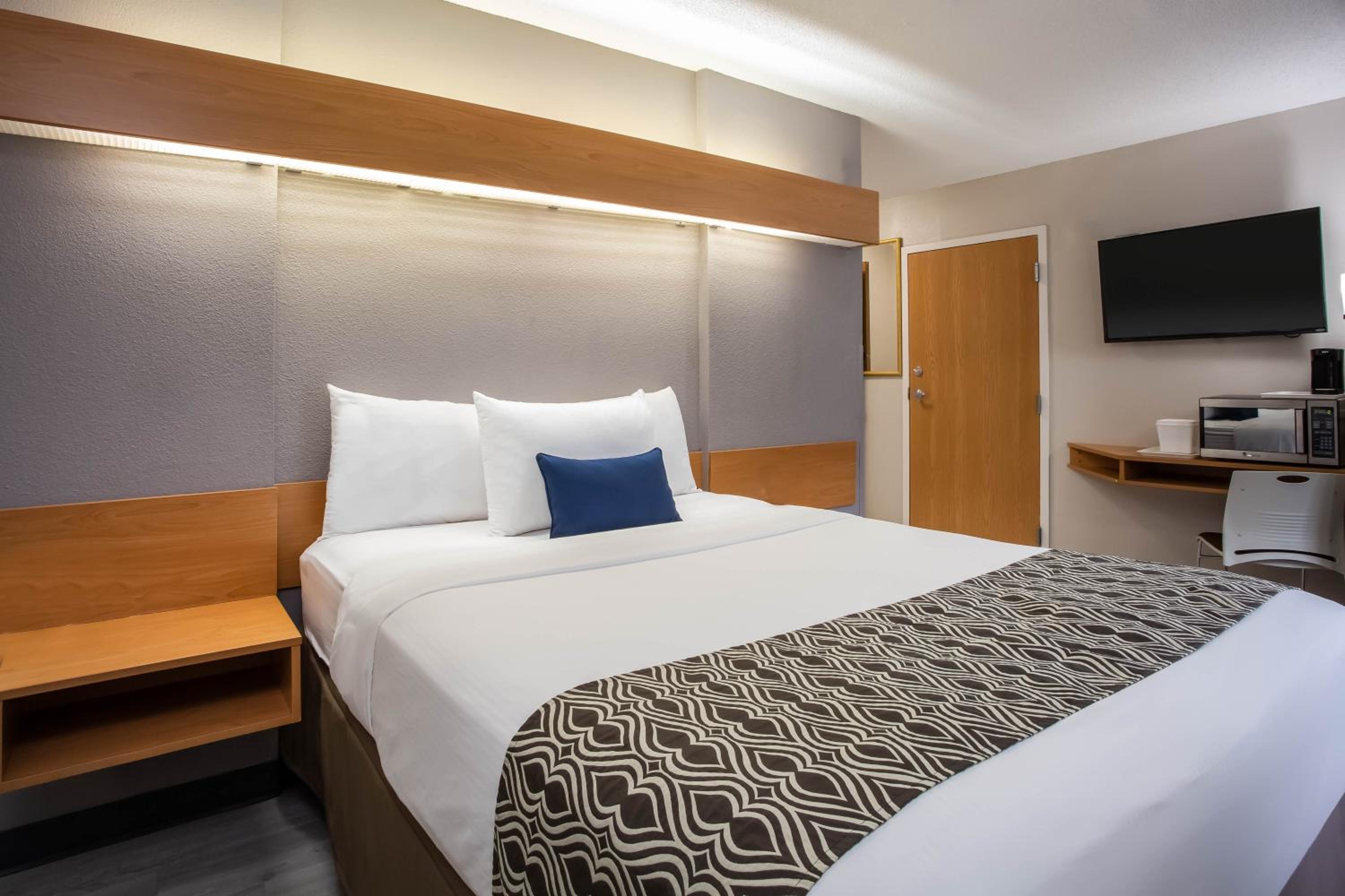 Queen Room - Disability Access/Non-Smoking - Photo 2