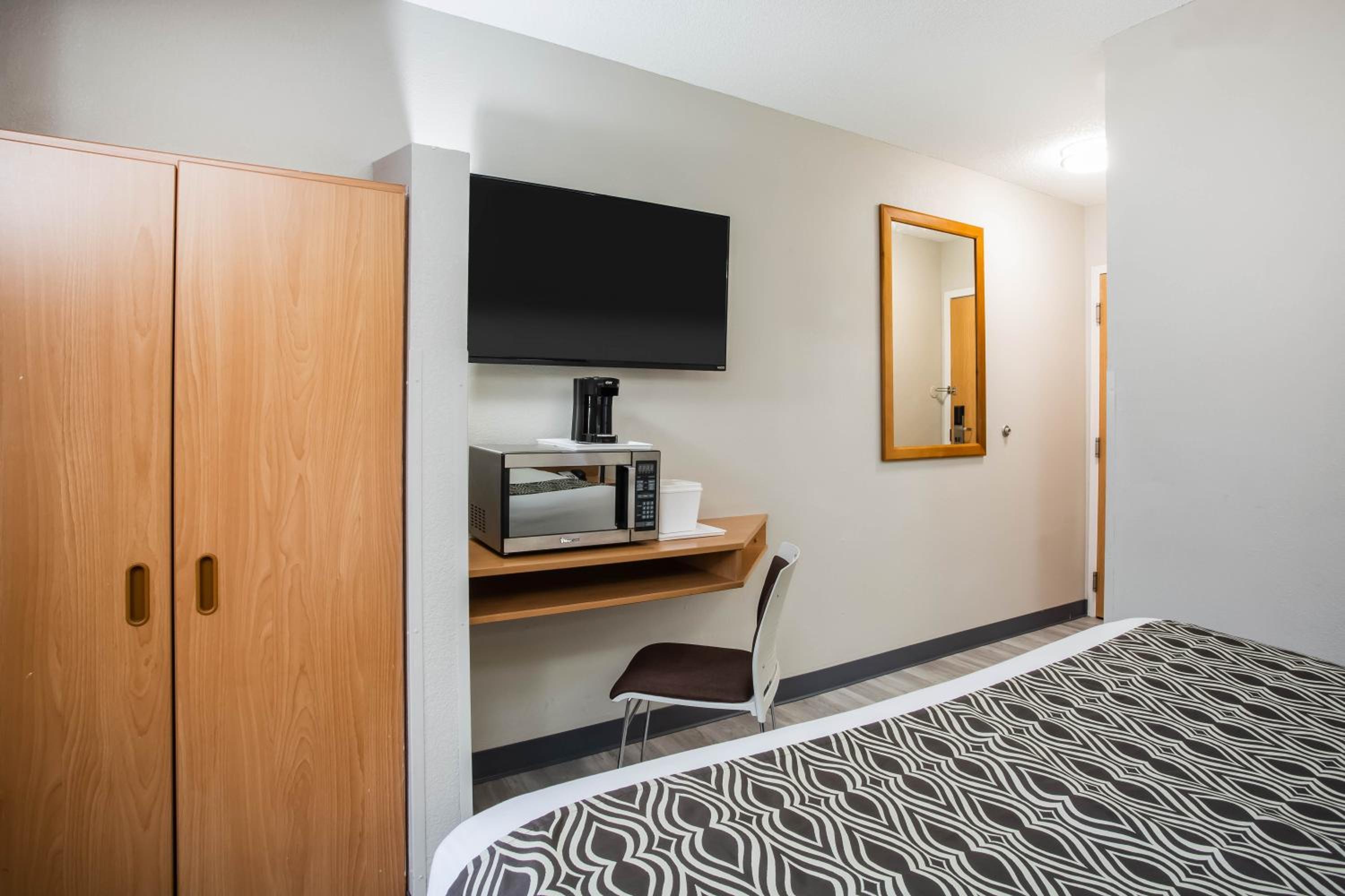 Queen Room - Disability Access/Non-Smoking - Photo 1