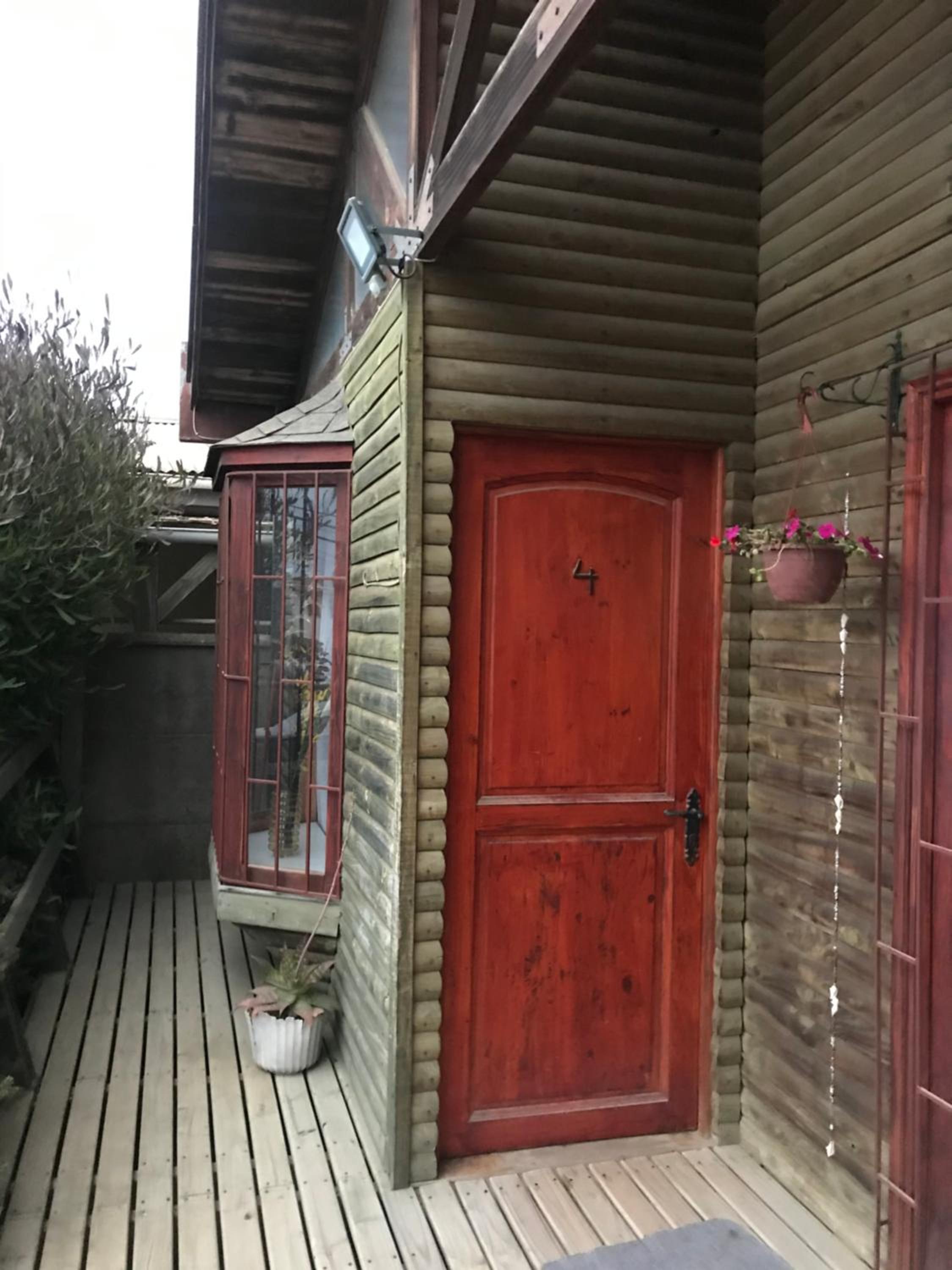 Two-Bedroom House photo 2