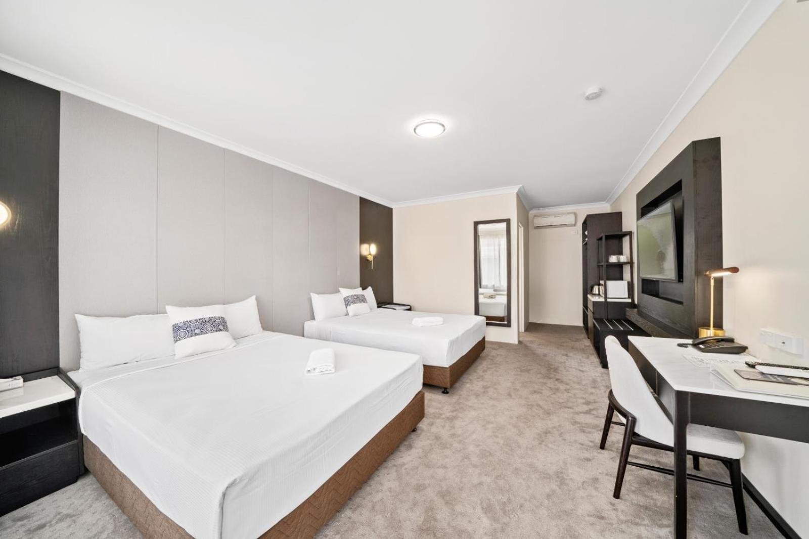 Deluxe Twin Room photo 3