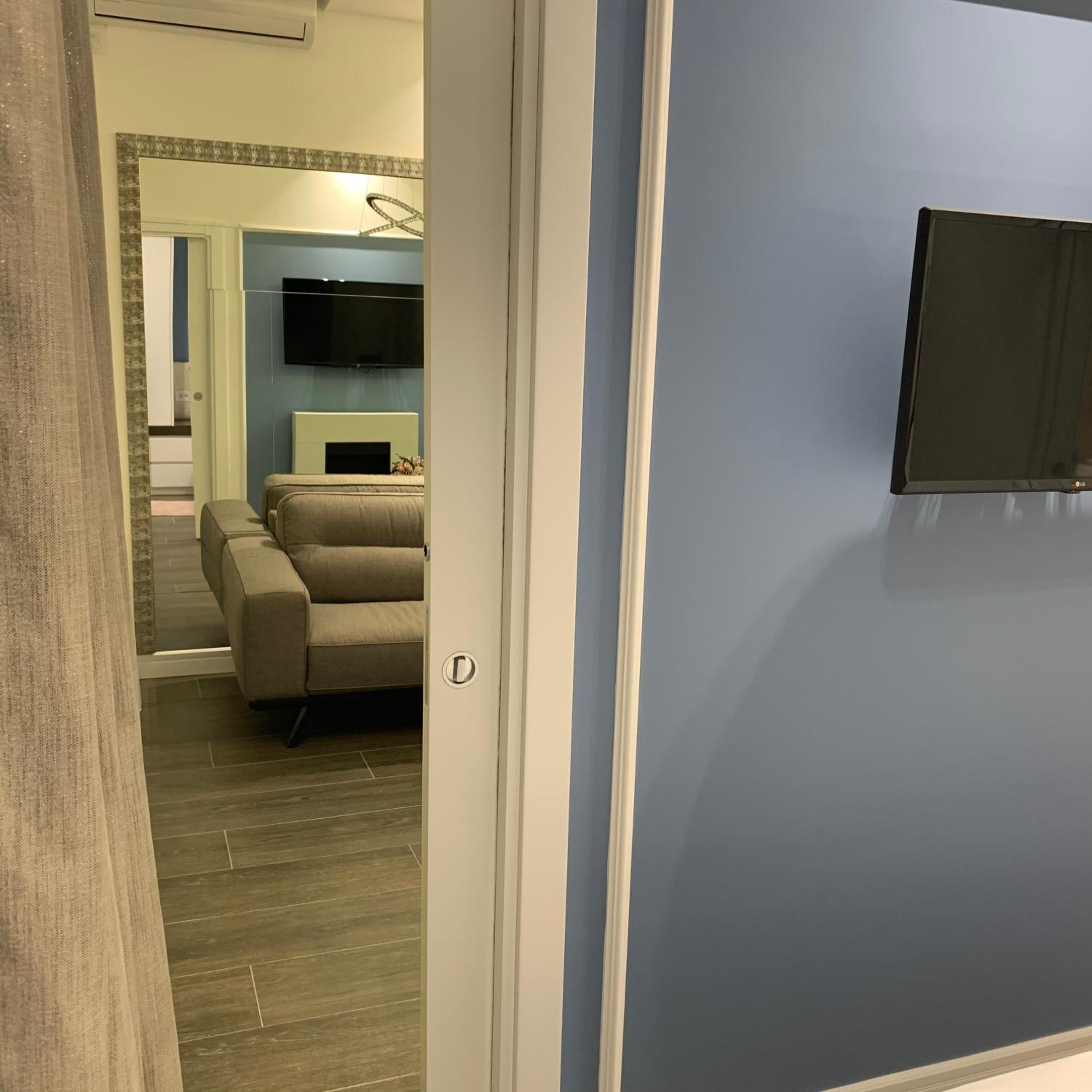 One-Bedroom Apartment - Photo 36