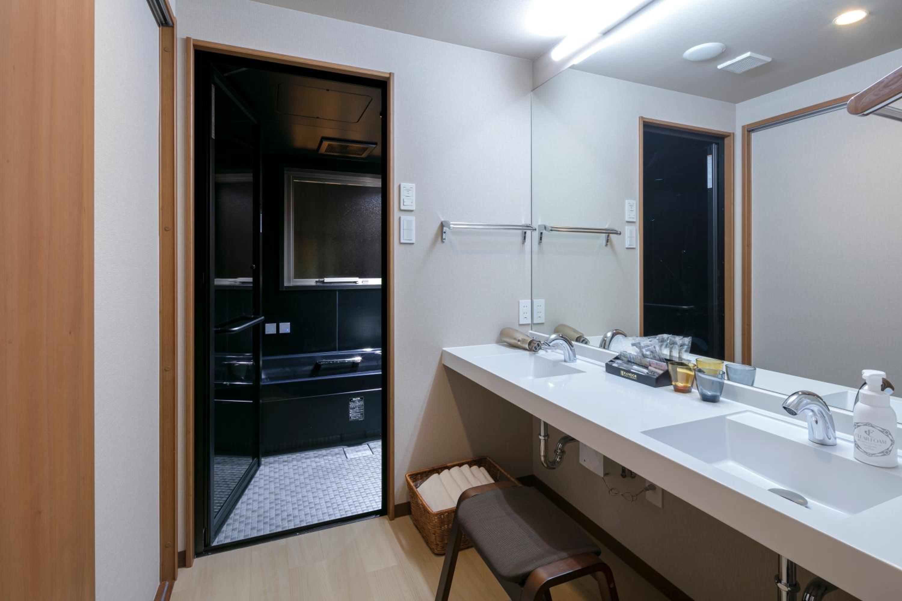 Deluxe Suite - Photo 14