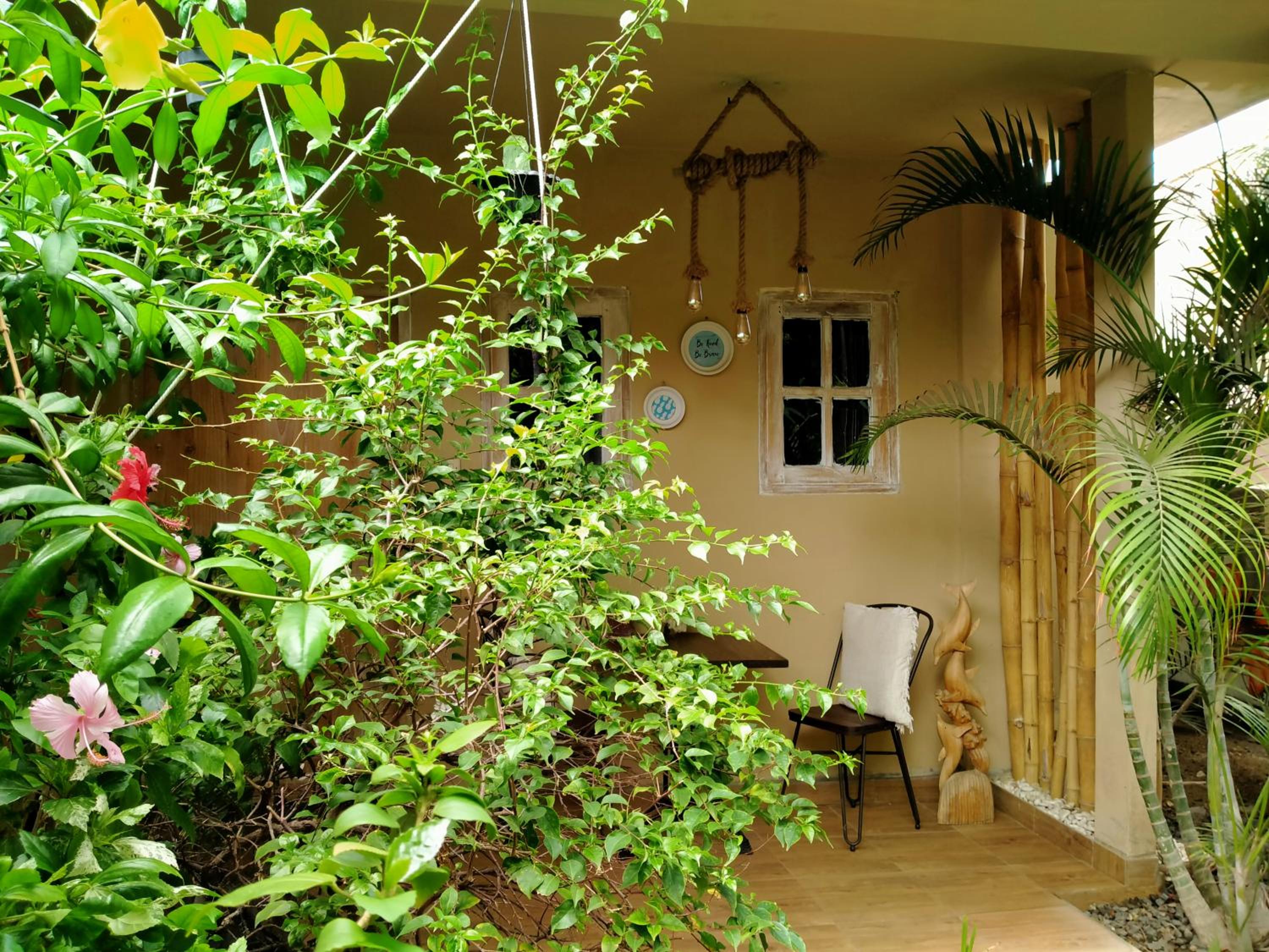 Queen Room with Garden View - Photo 6