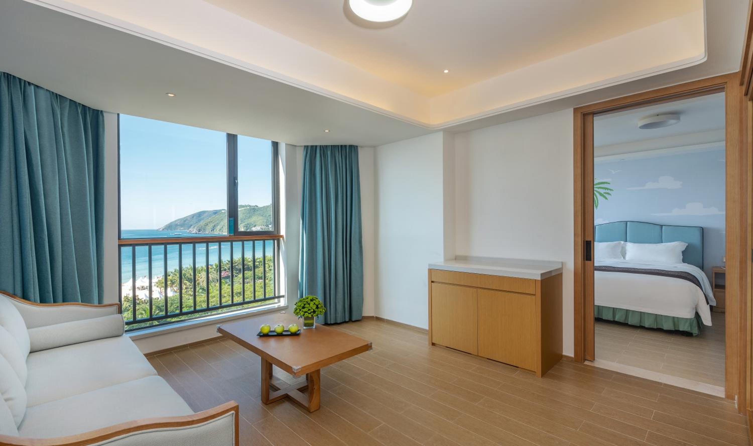 Family Suite Without Balcony, Sea view photo 2