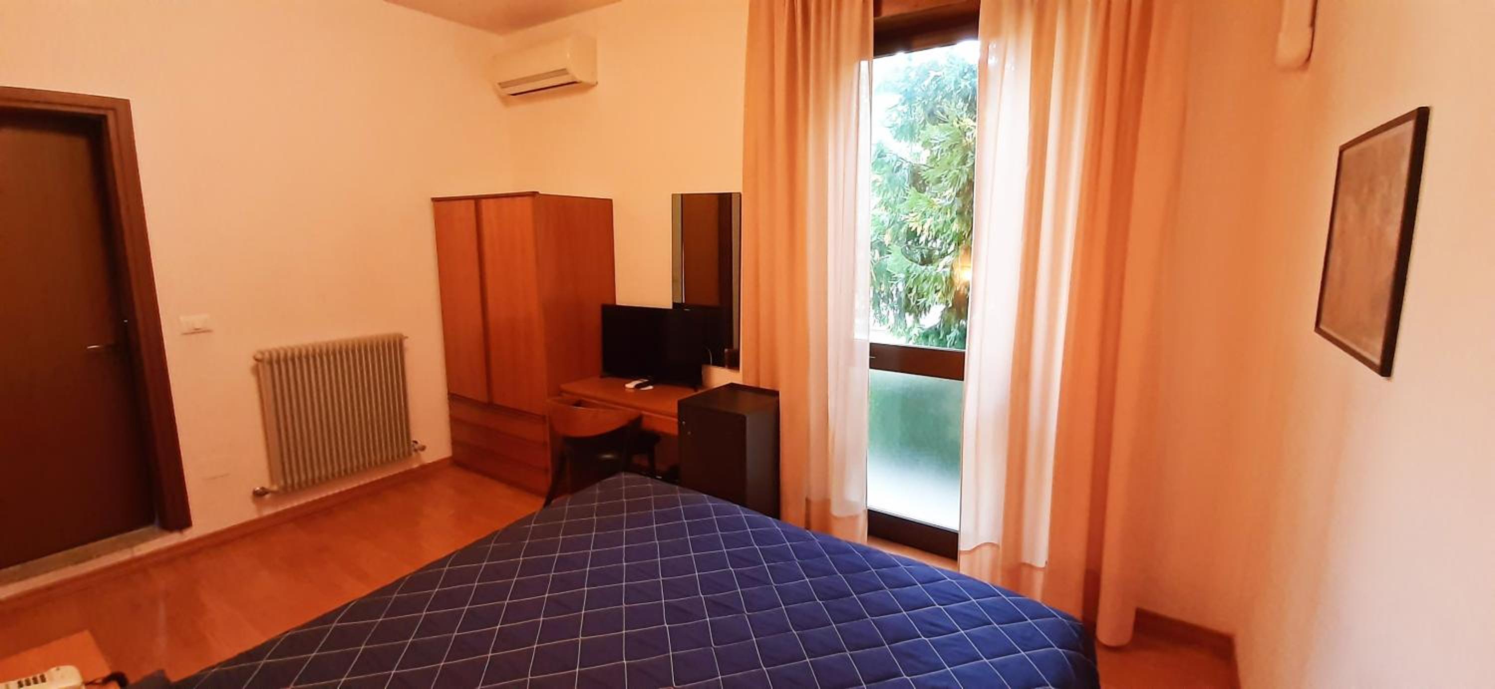 Double Room - Photo 2