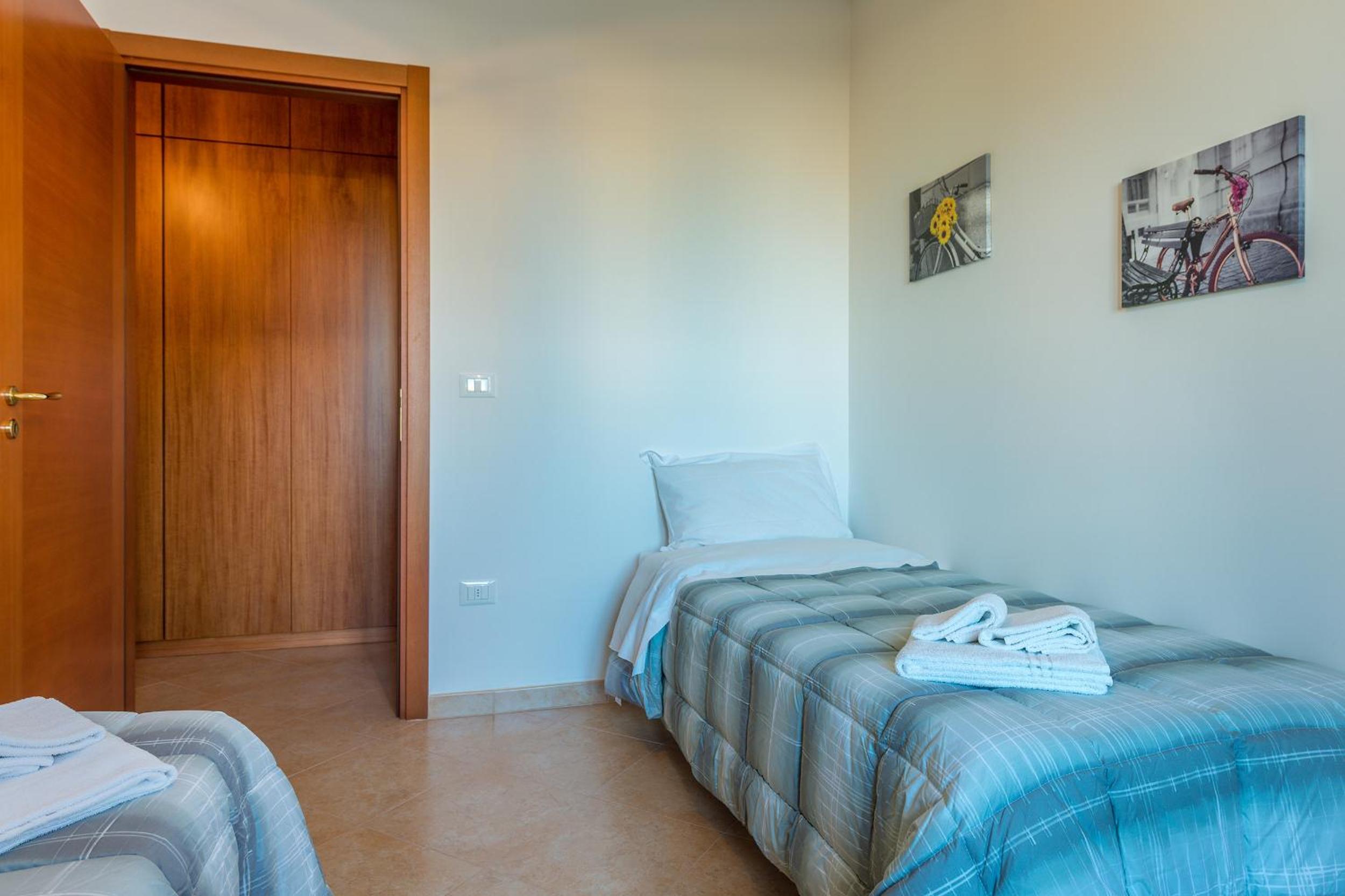 Two-Bedroom Apartment - Photo 17