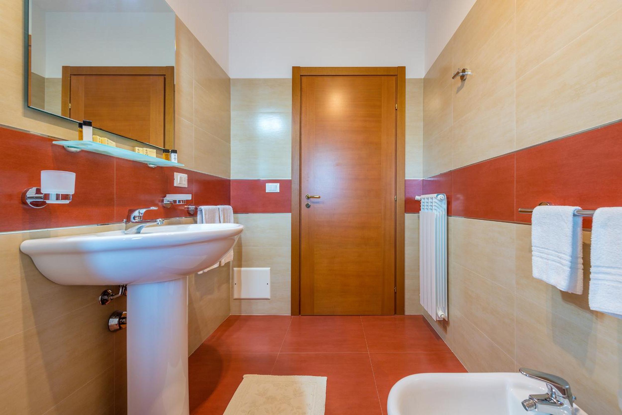 Two-Bedroom Apartment - Photo 22
