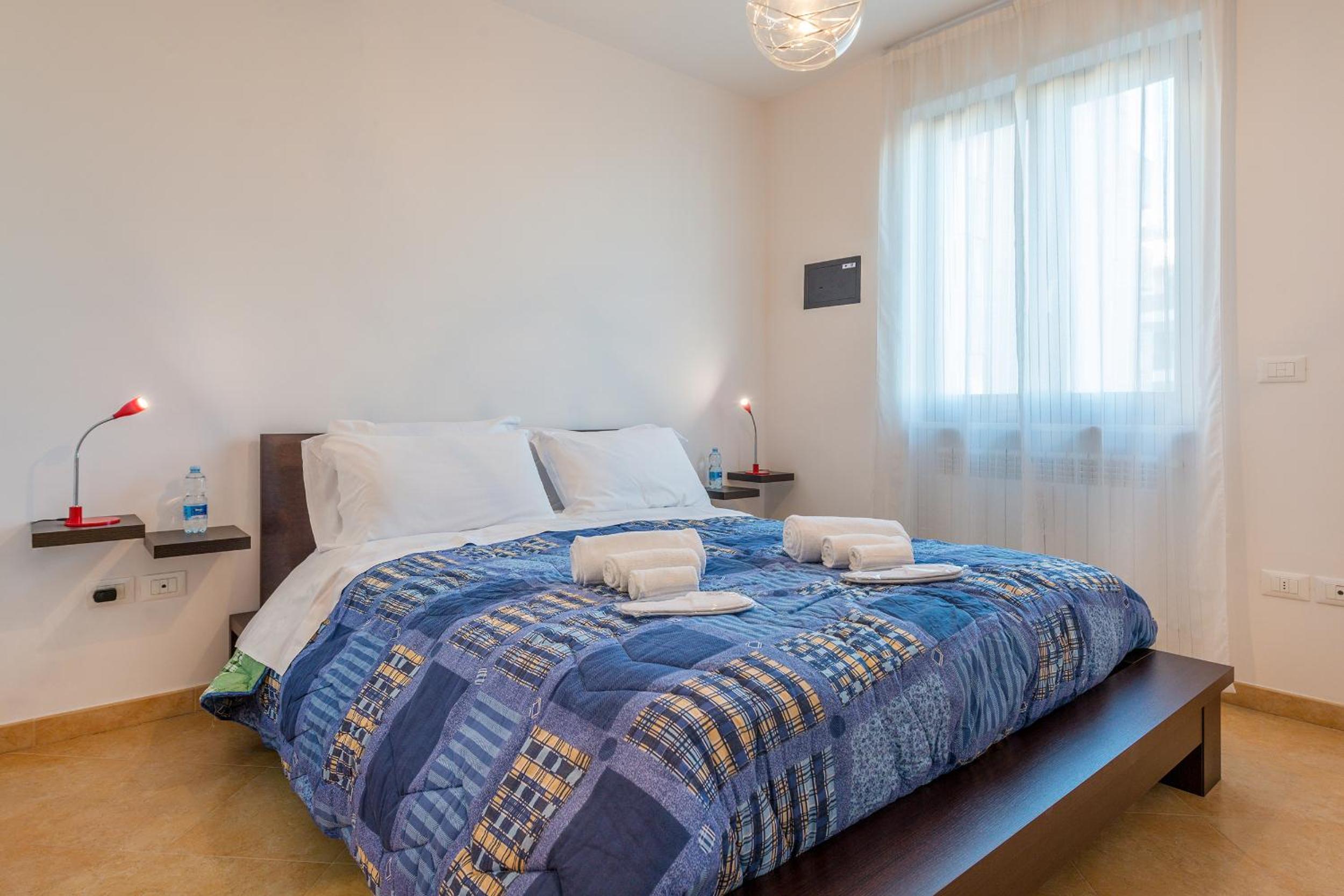Two-Bedroom Apartment - Photo 7