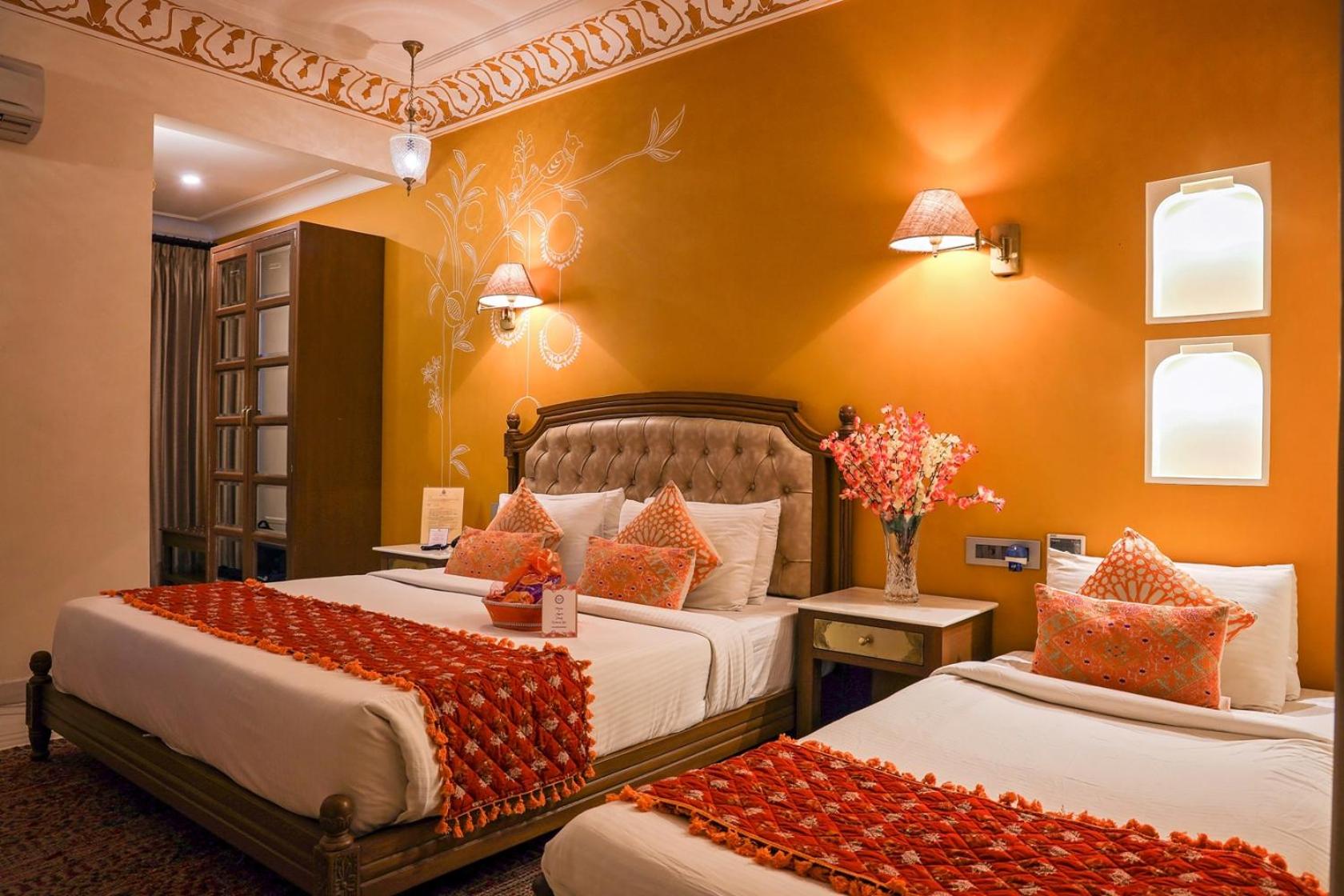 Royal Room King Size Bed: Enjoy Happy Hours with 2+1 offer, 20% off on F&B services,20% Off on Laundry service ,Free Pick up on Arrival only from Train or Bus station (8am-8pm) - Photo 19
