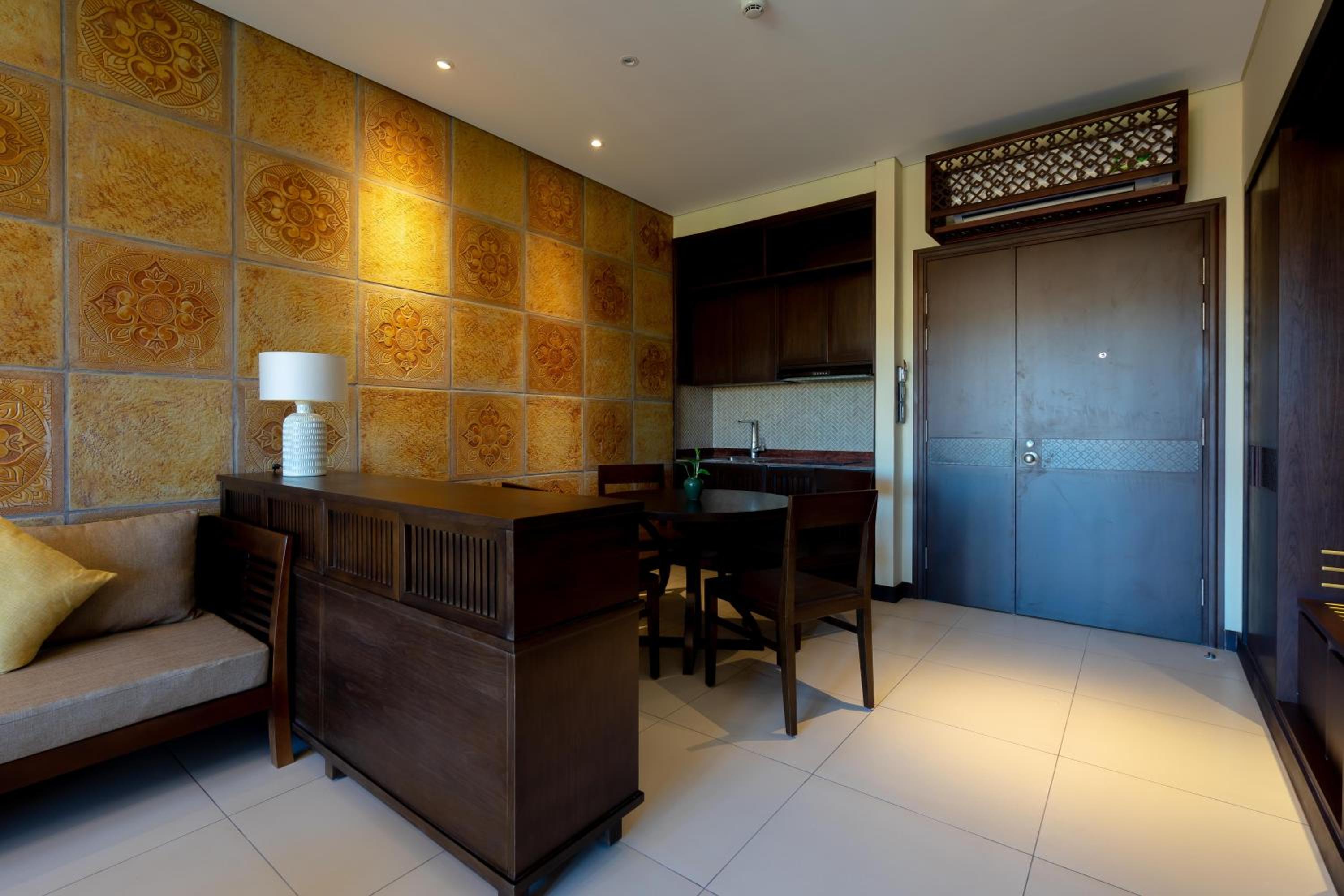 Signature Panorama View Suite with Balcony - Complimentary Mini-bar in room