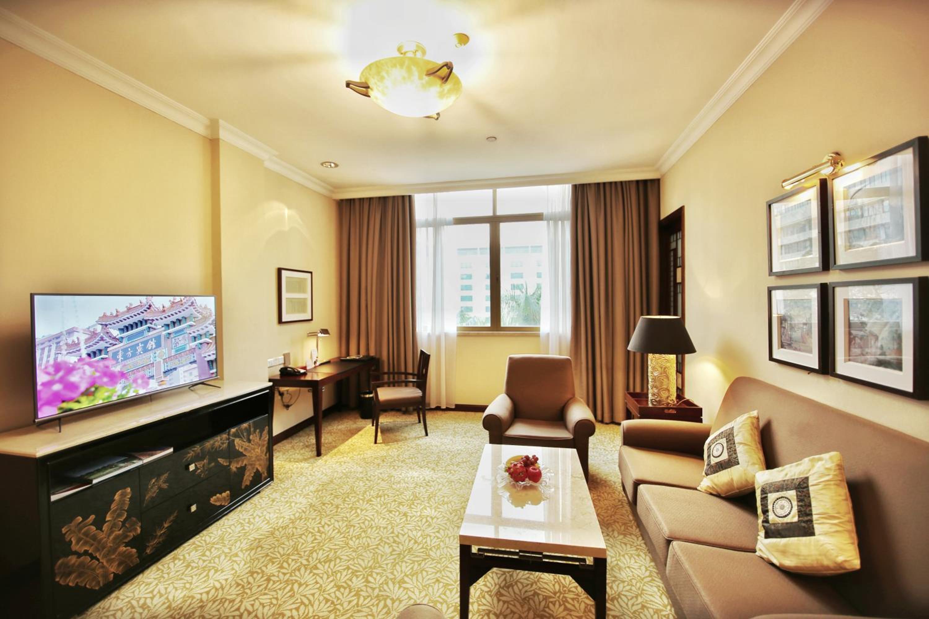Non Smoking - Deluxe Executive Suite