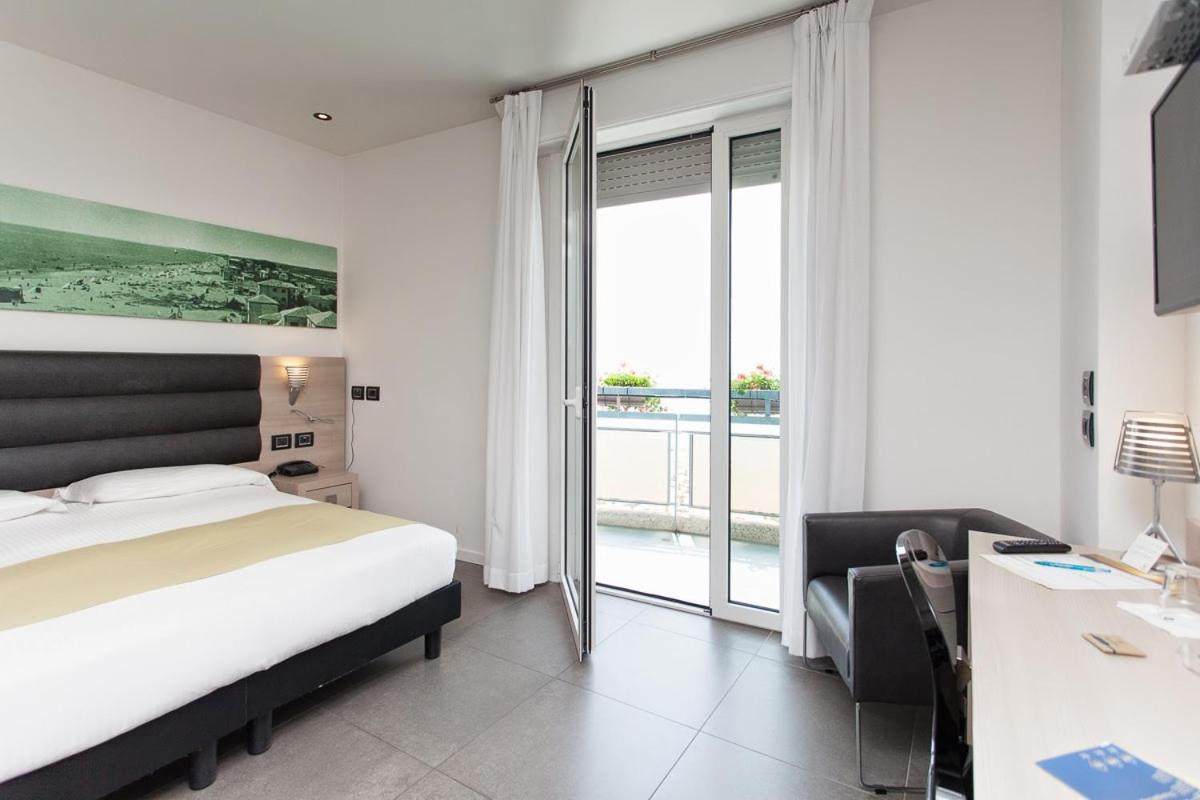Superior Double or Twin Room with Sea View - Photo 1