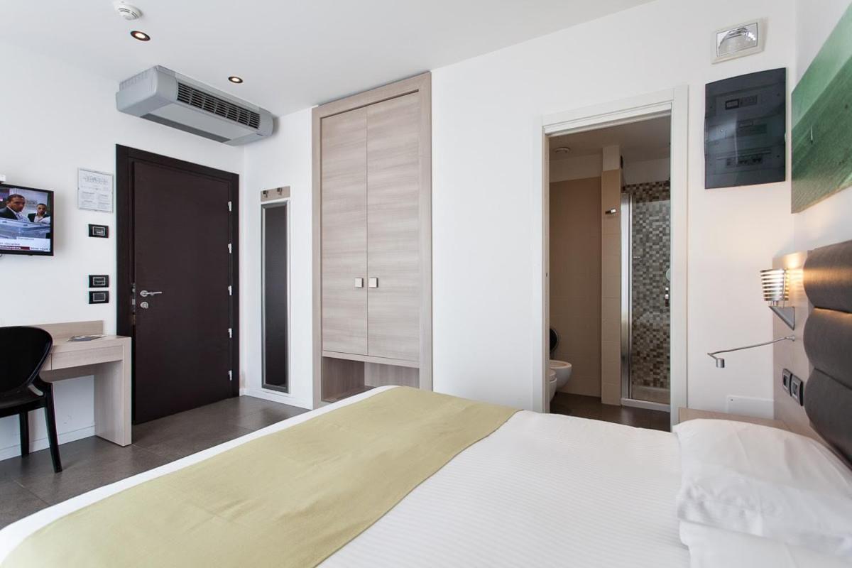 Superior Double or Twin Room with Sea View - Photo 2