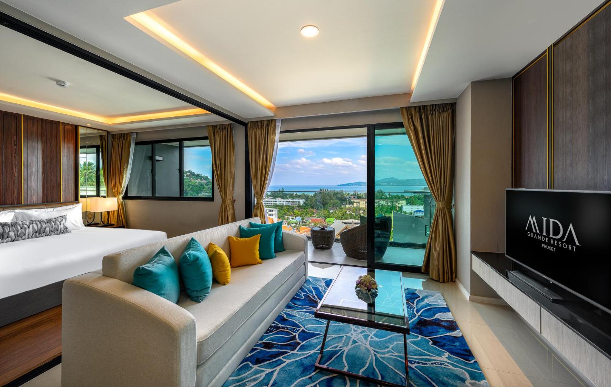 Grande 3 Bedroom Suite Ocean View with Jacuzzi