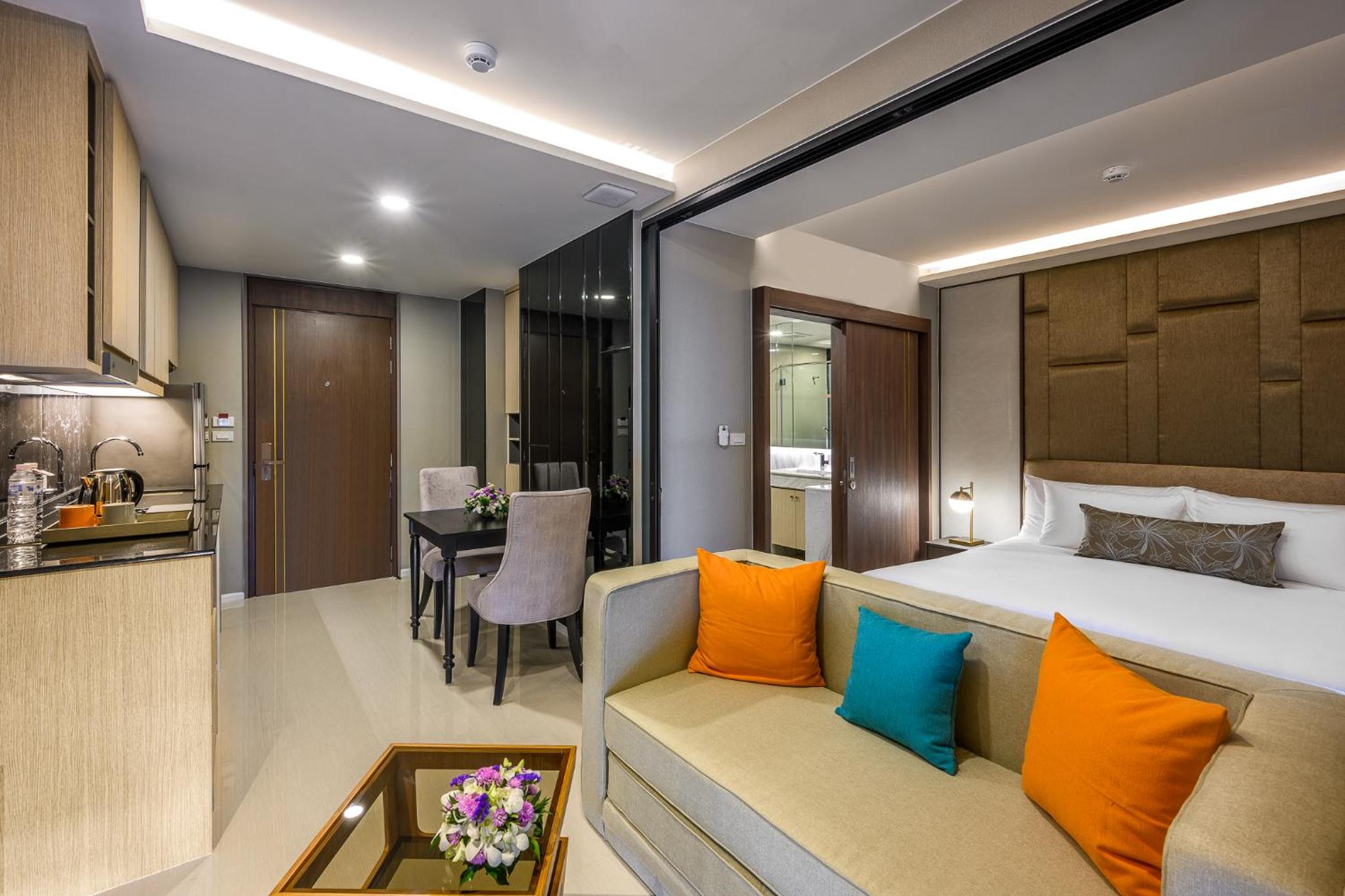 Deluxe Ocean View - Photo 6