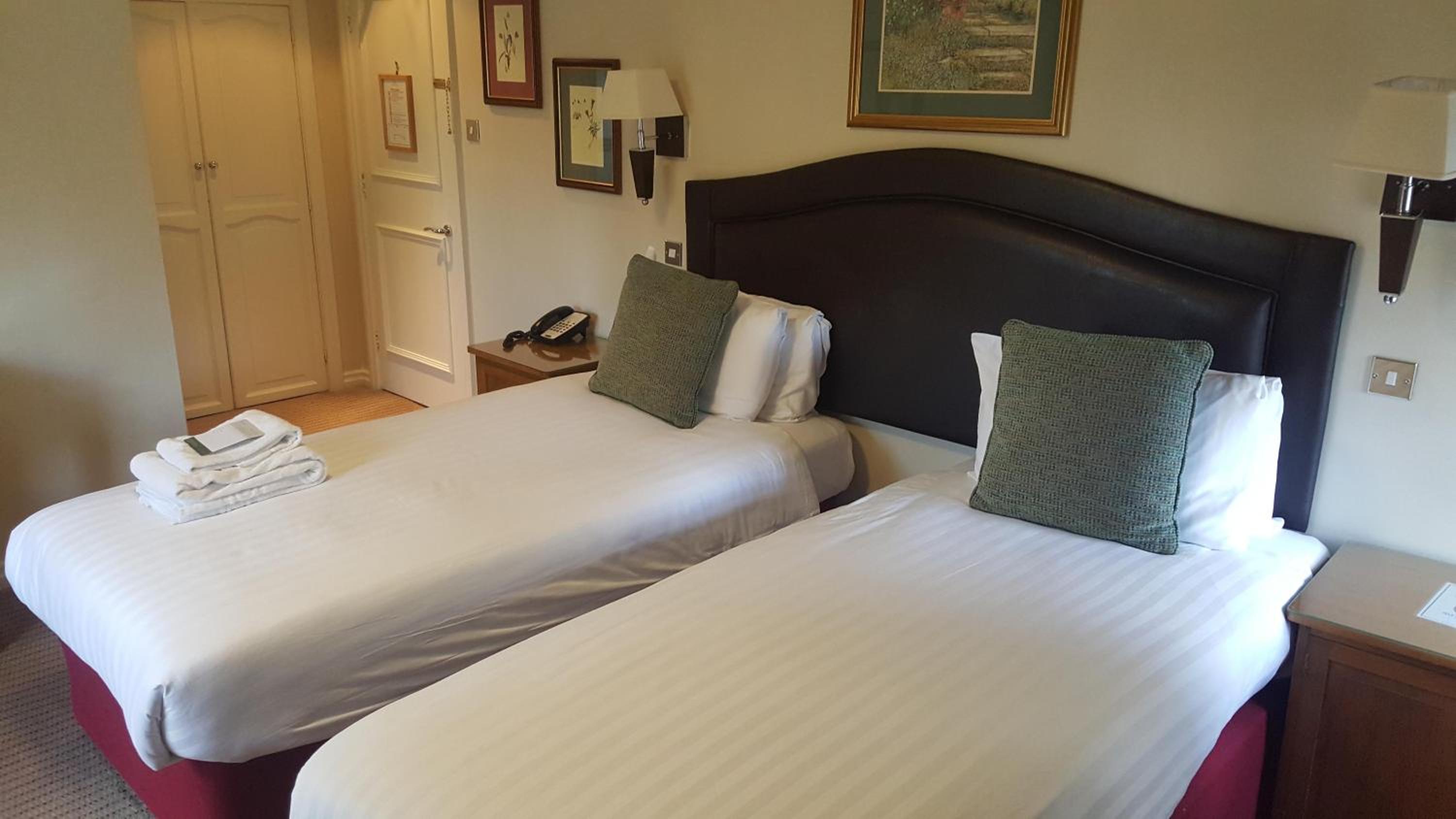 Classic Twin Room - Non-Smoking - Photo 2