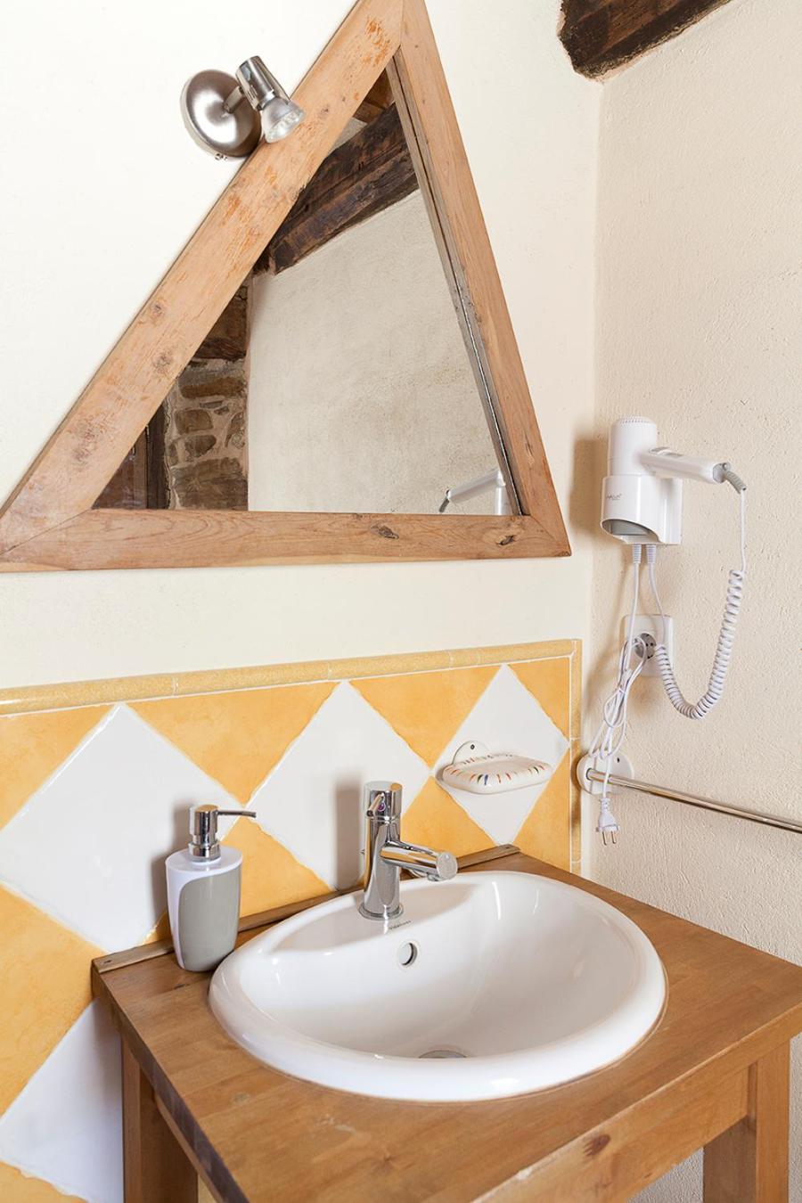 Double Room with Private Bathroom - Photo 5