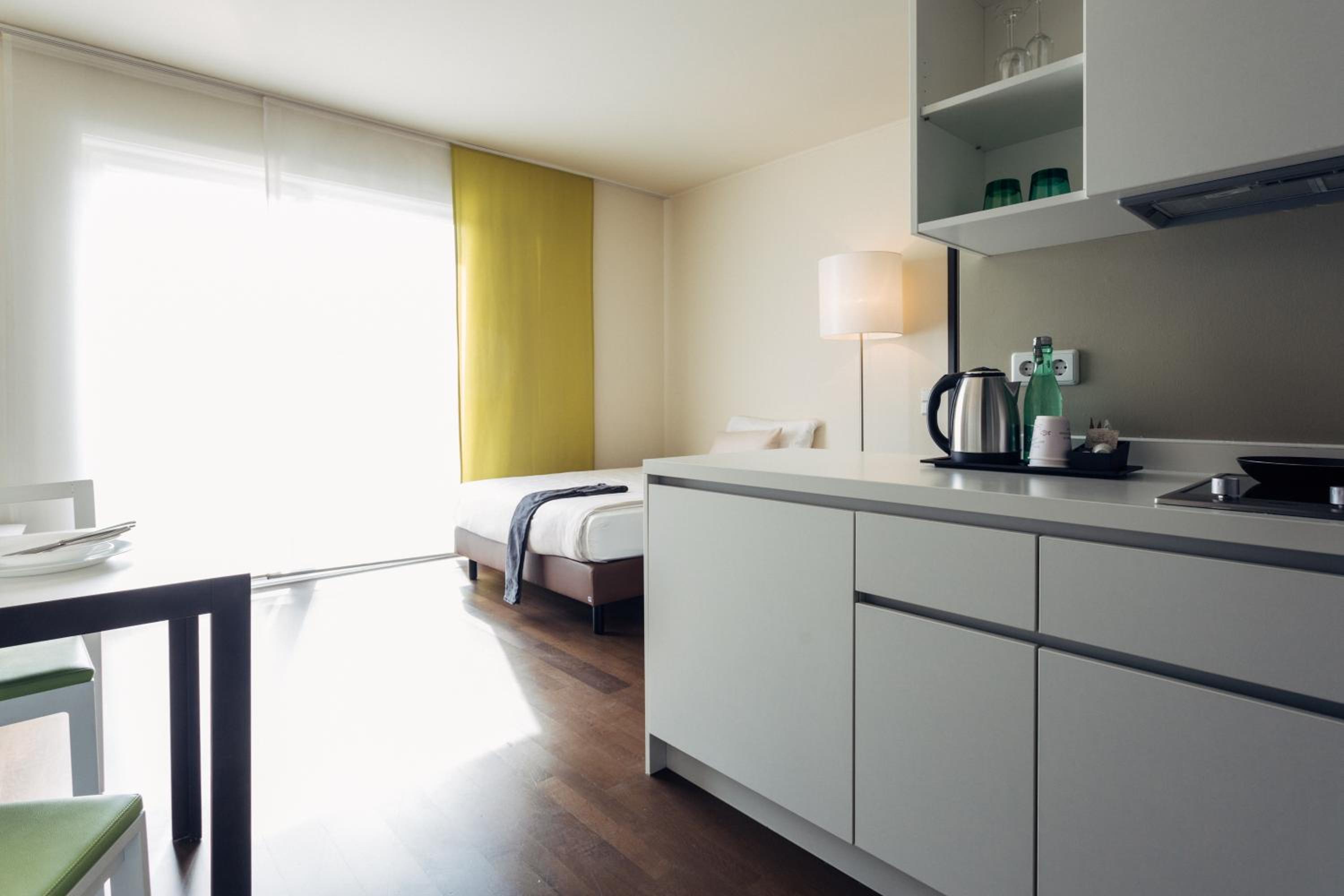 Studio Apartment - Photo 2