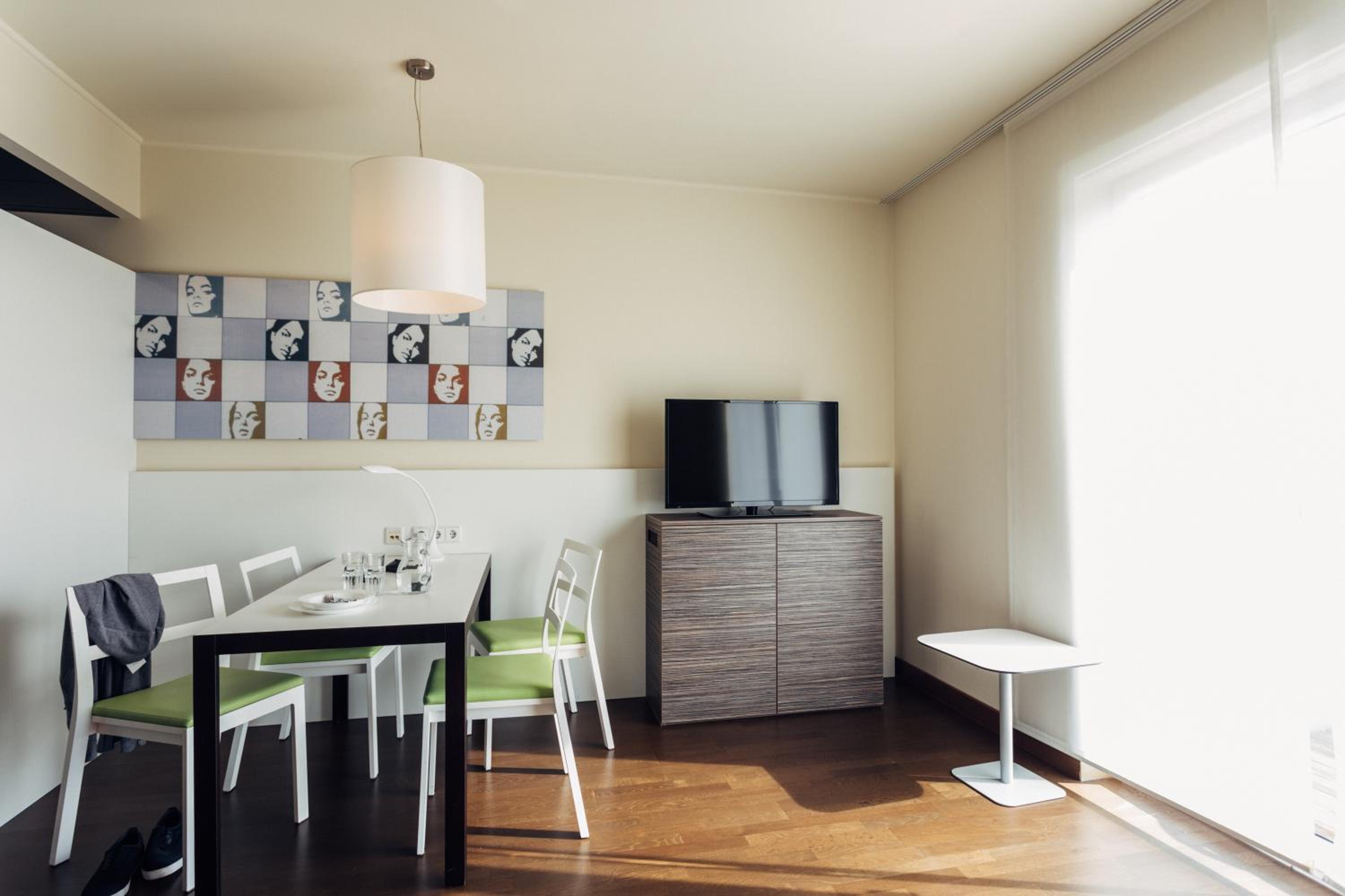 Studio Apartment - Photo 5