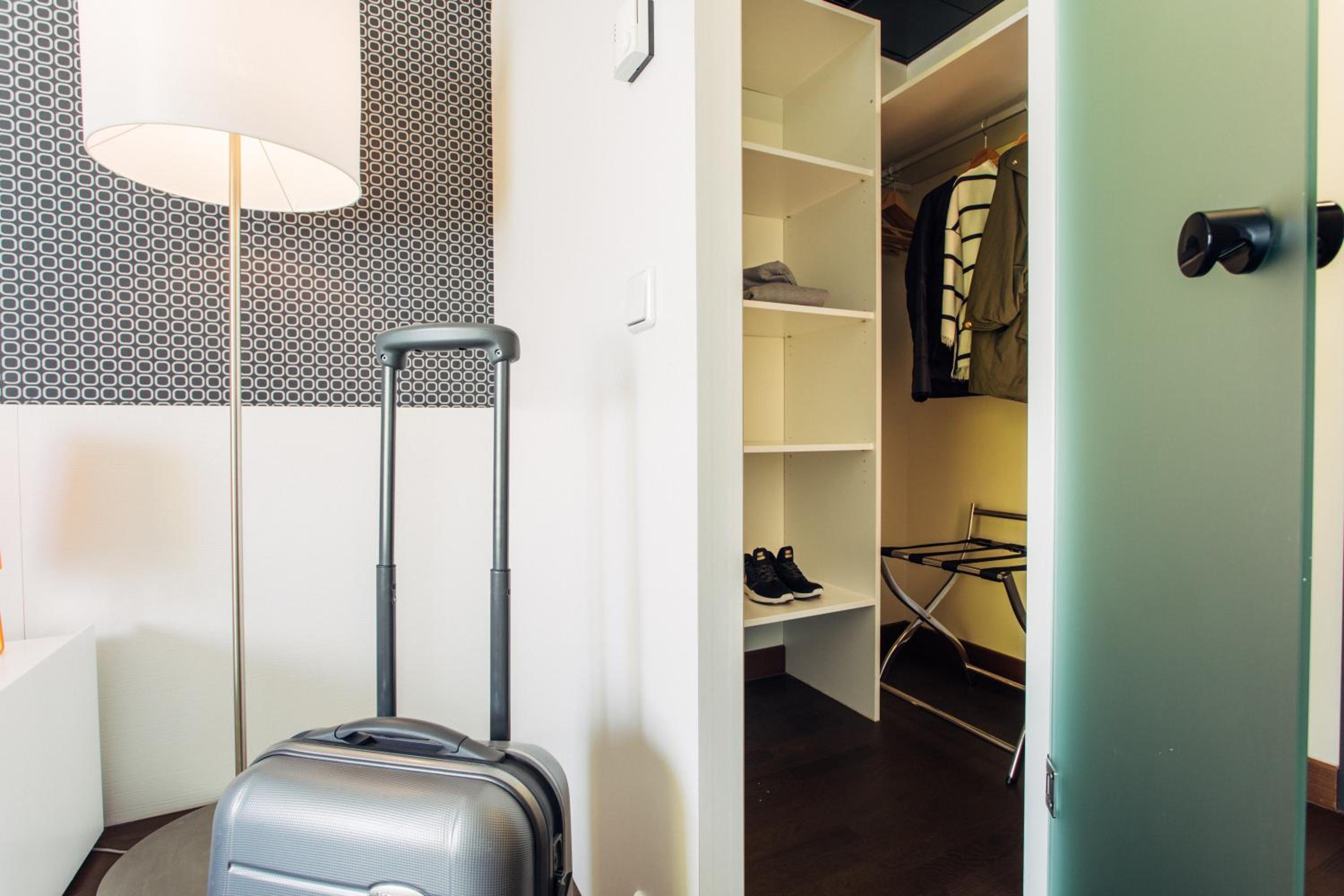 Studio Apartment - Photo 12