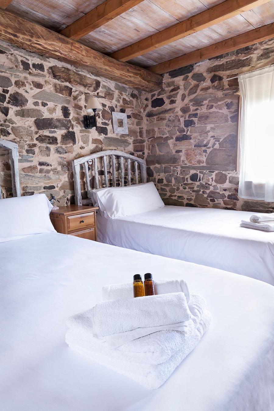 Twin Room - Photo 1