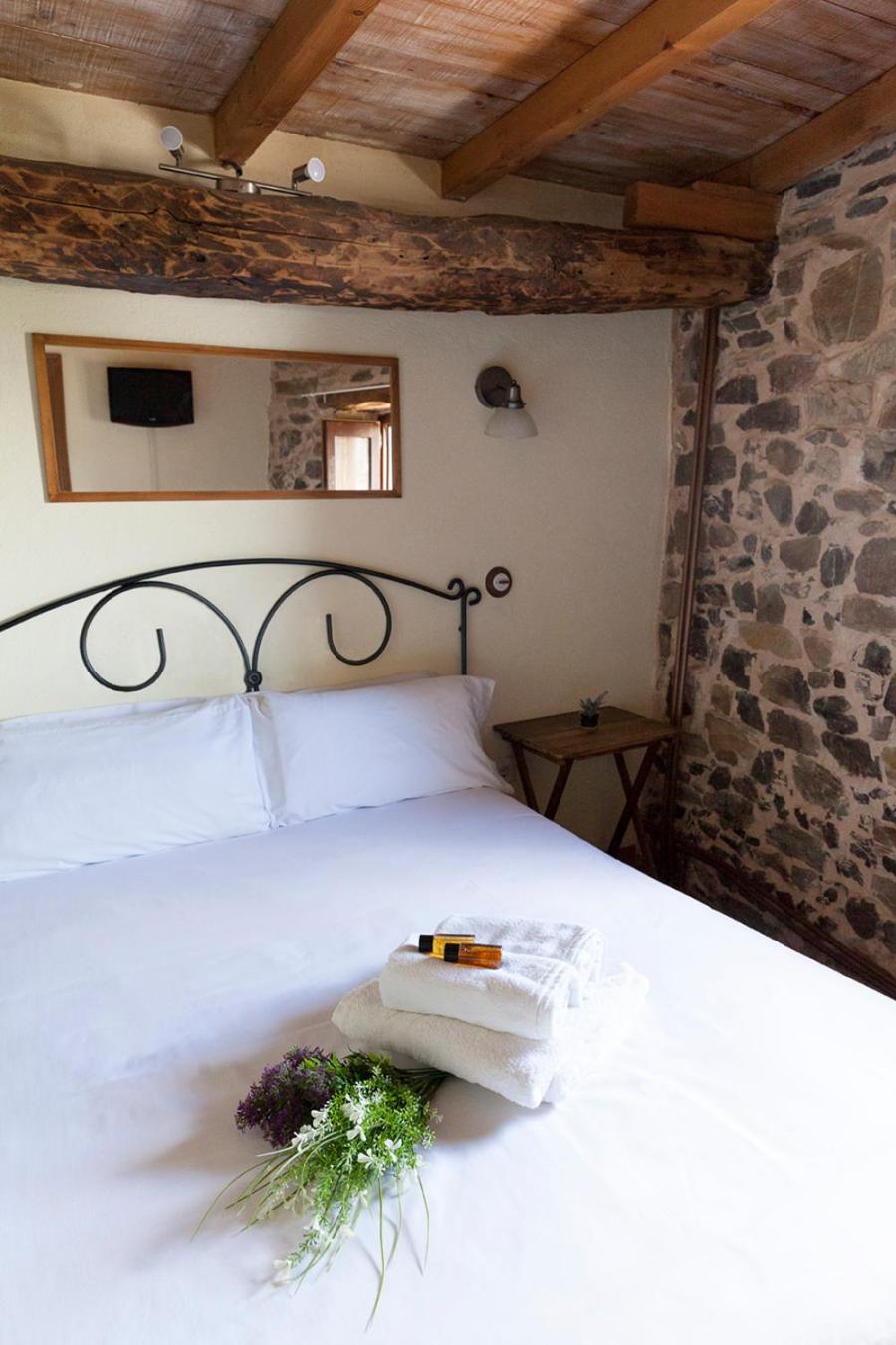 Double Room with Private Bathroom - Photo 1