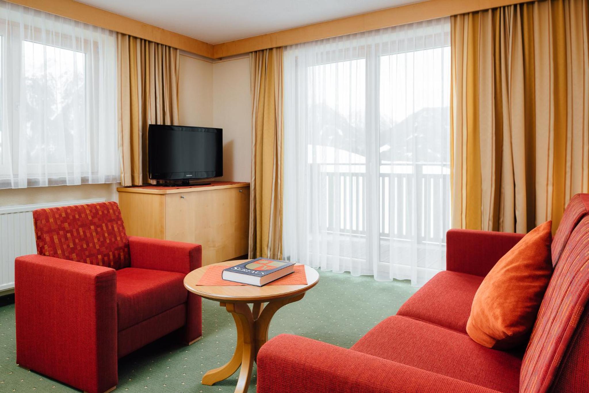 One-Bedroom Apartment with Balcony photo 1