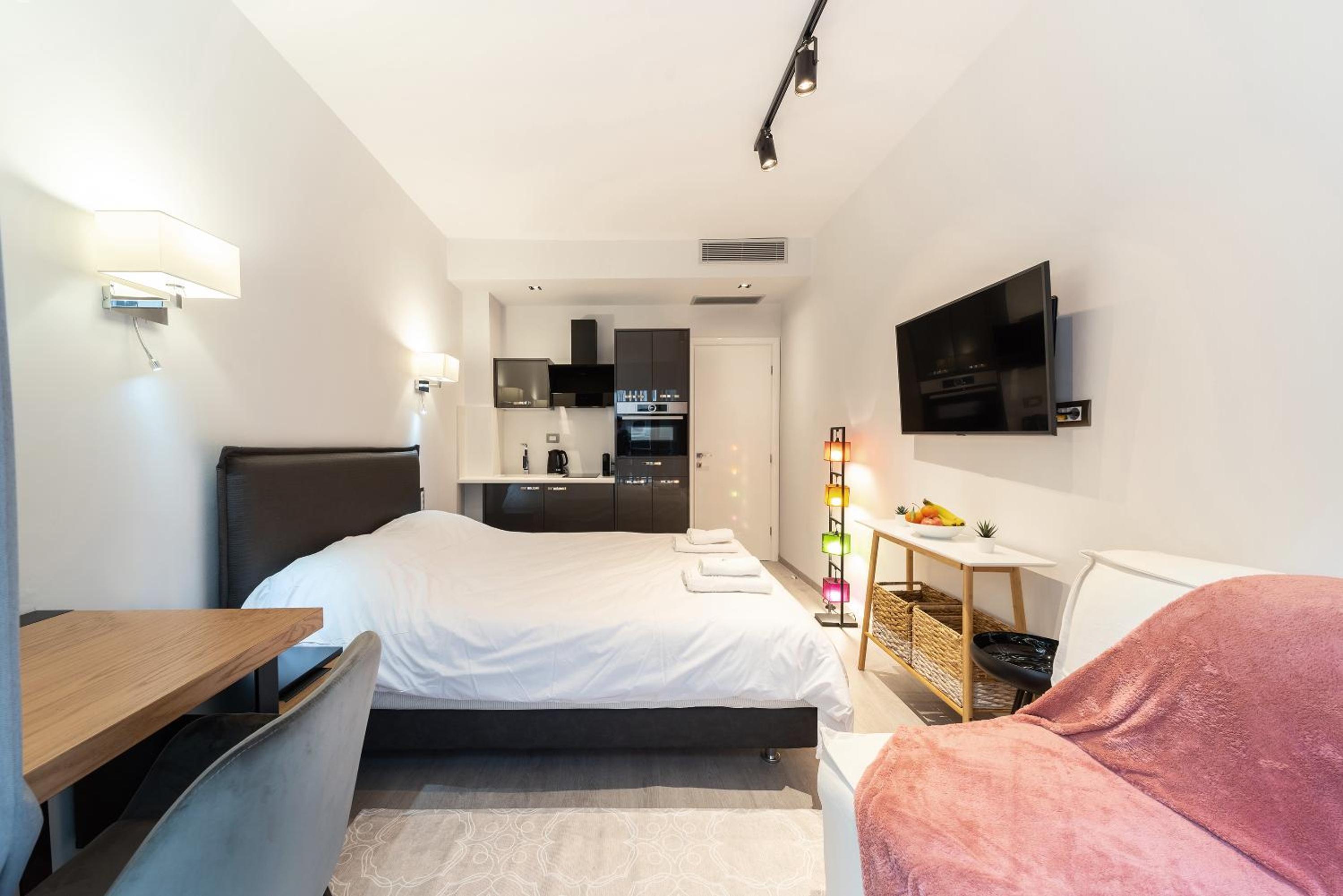 Two-Bedroom Apartment with Balcony and Sea View