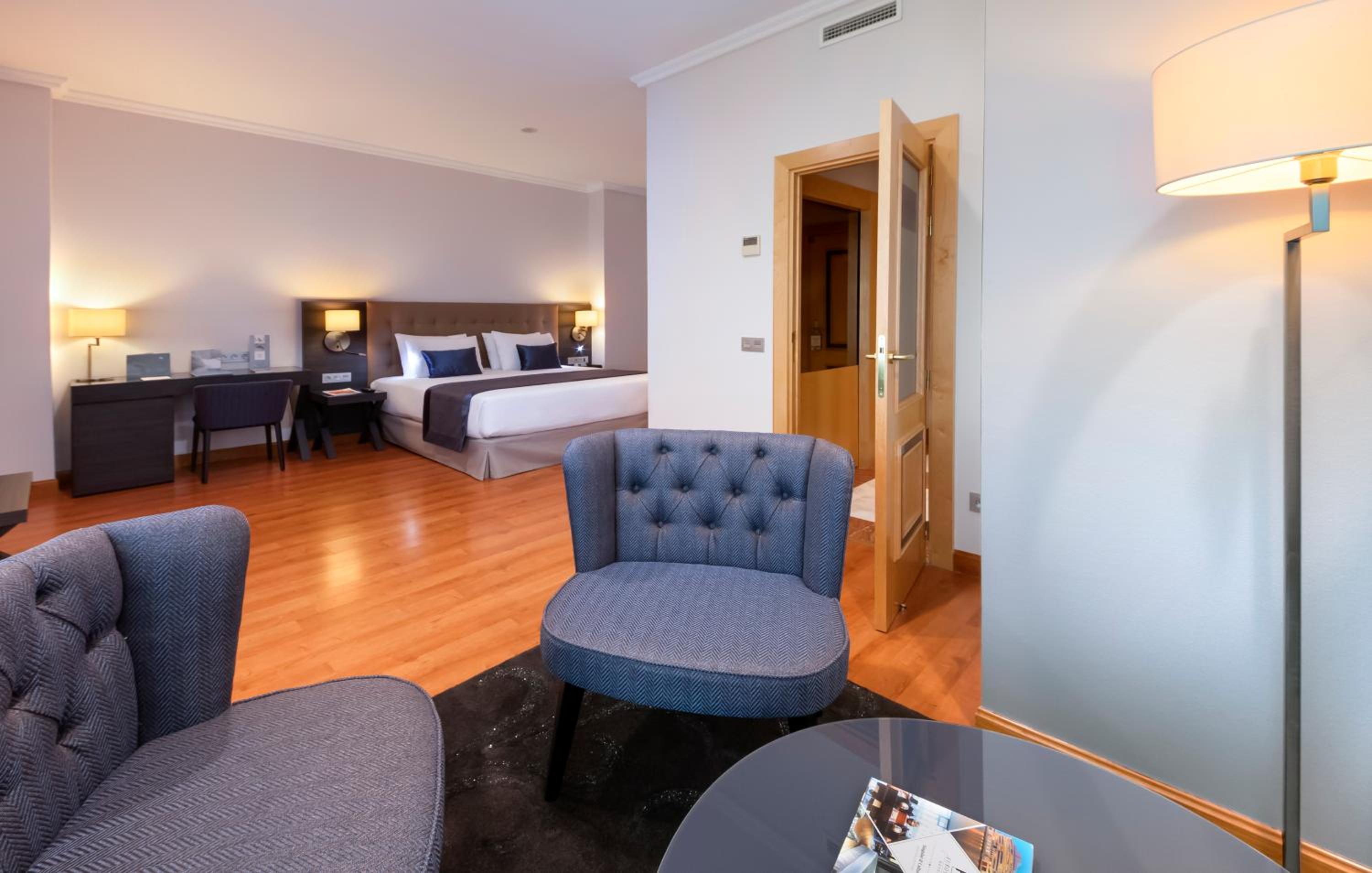 Superior King or Twin Room - Photo 5