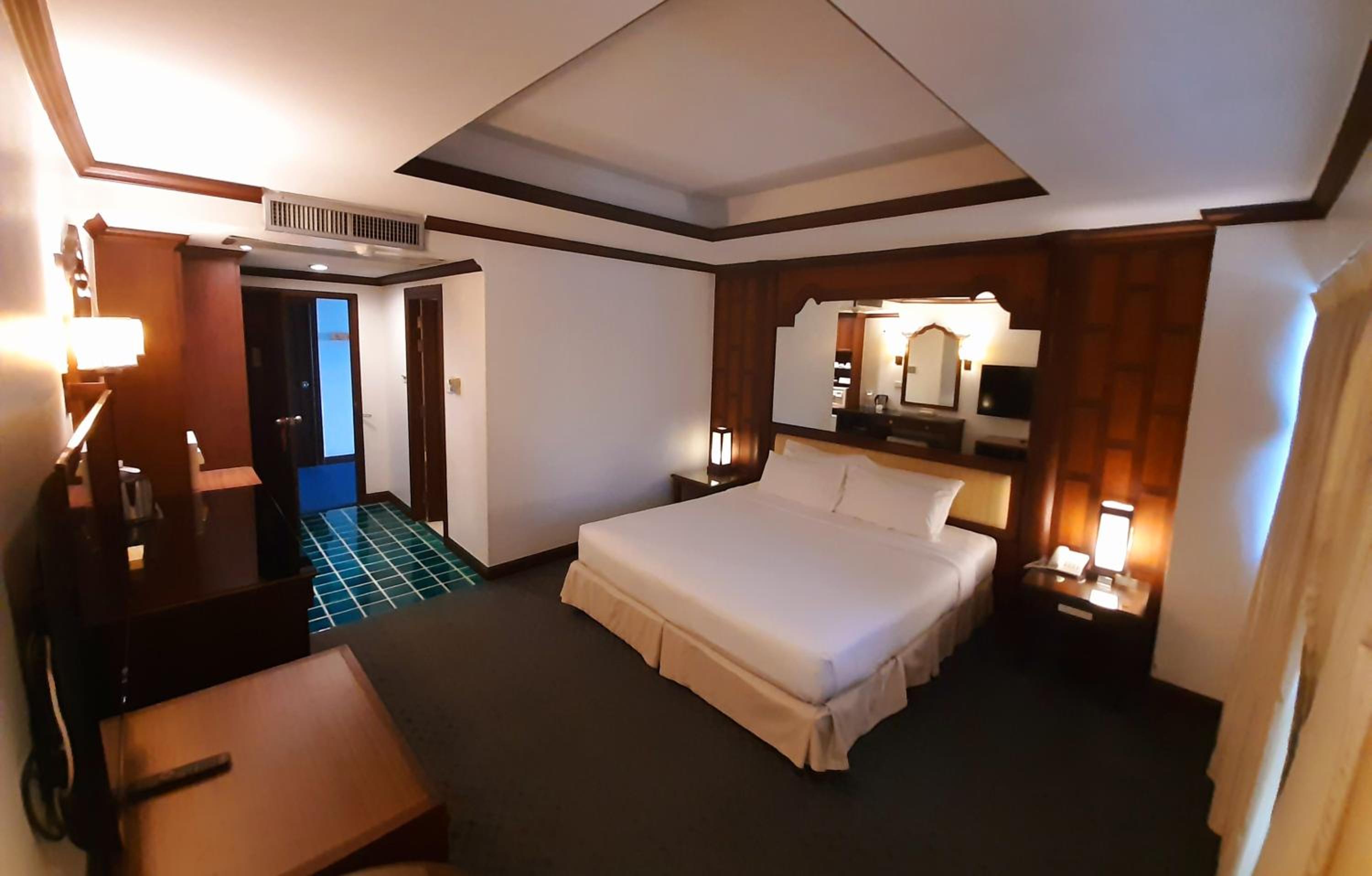 Deluxe King Room with Sea View