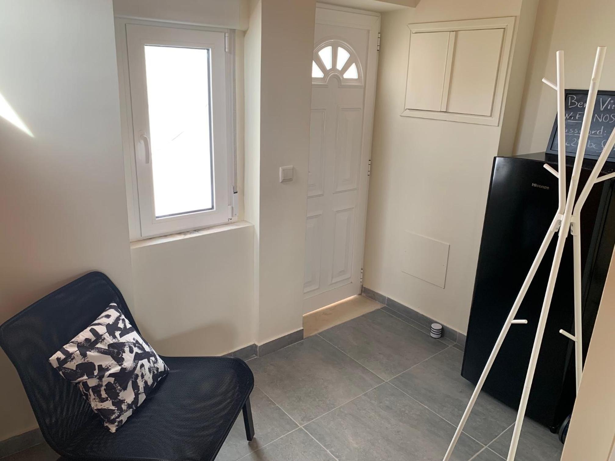 One-Bedroom Apartment - Photo 1