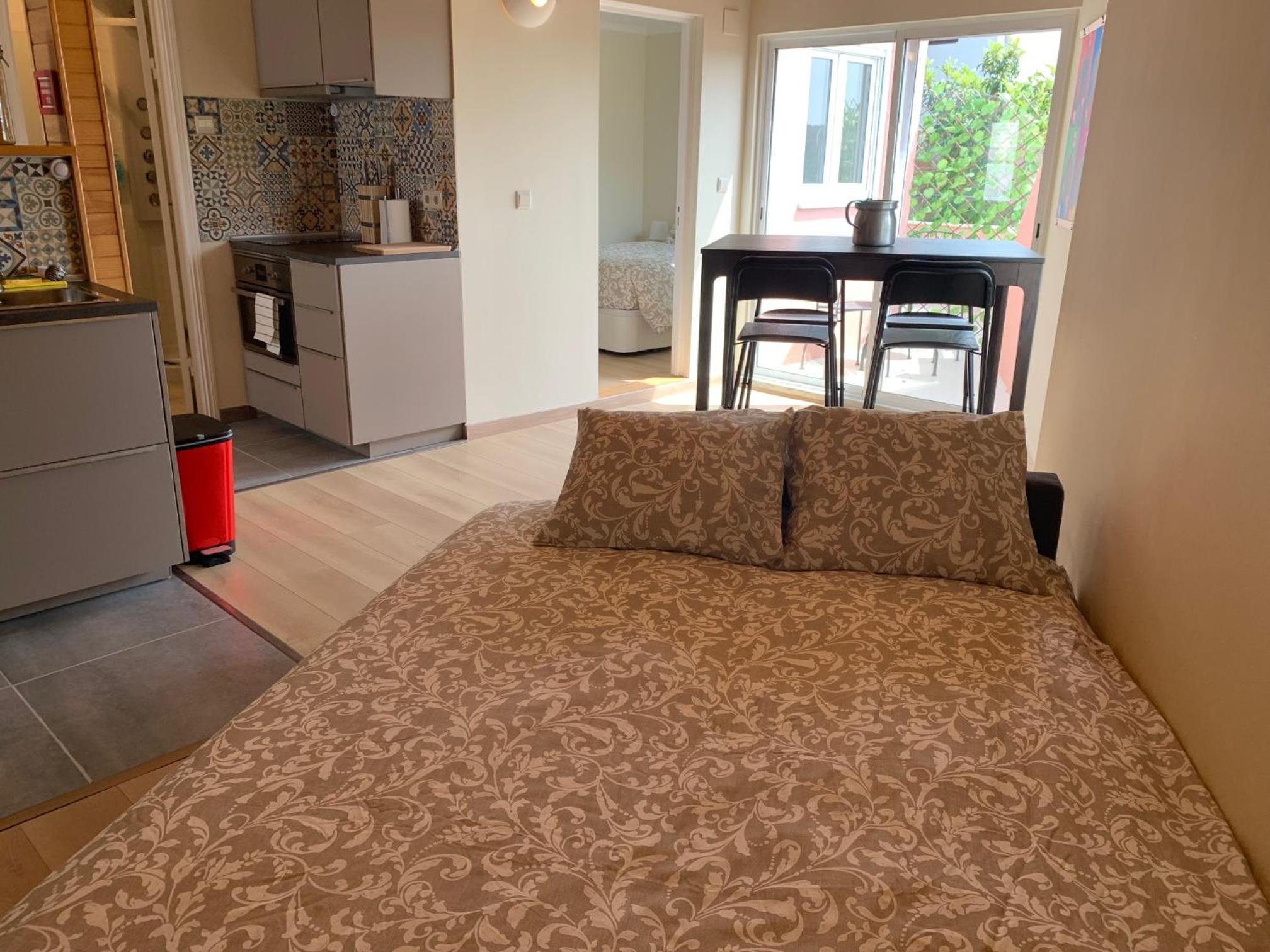 One-Bedroom Apartment - Photo 8