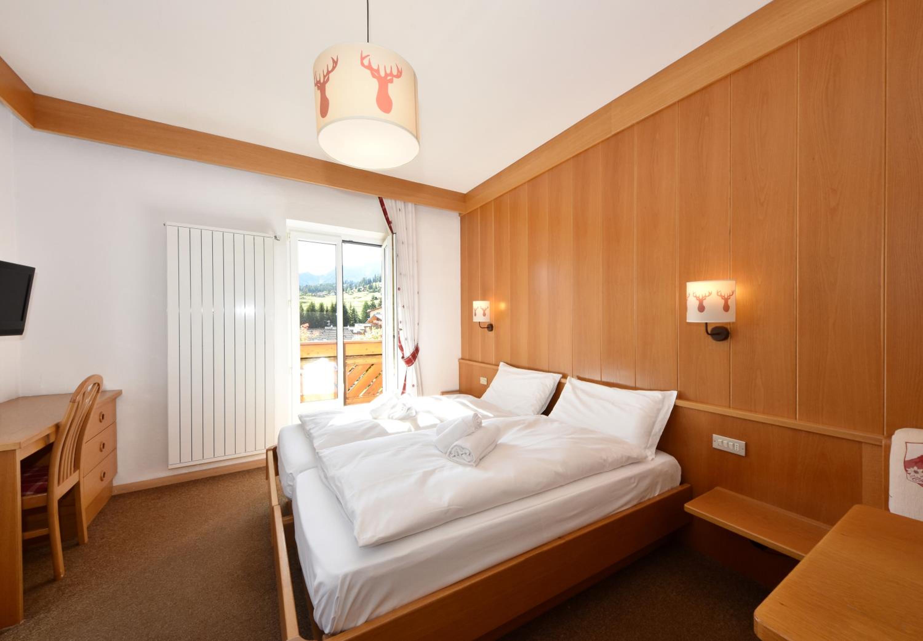 Double or Twin Room with Mountain View photo 1