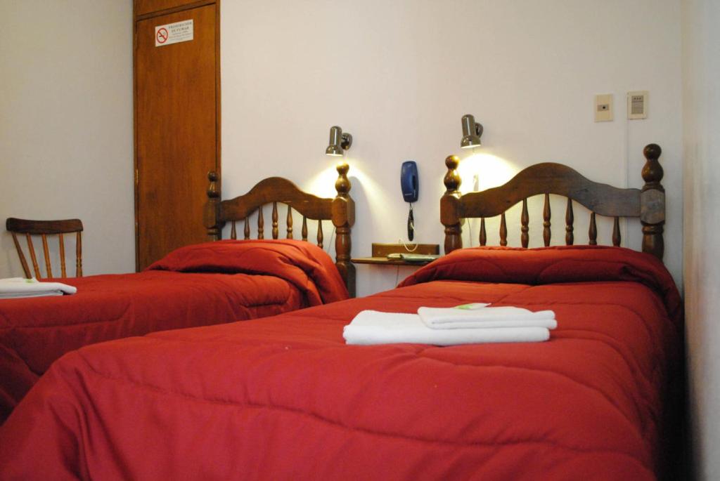 Economy Twin Room photo 3