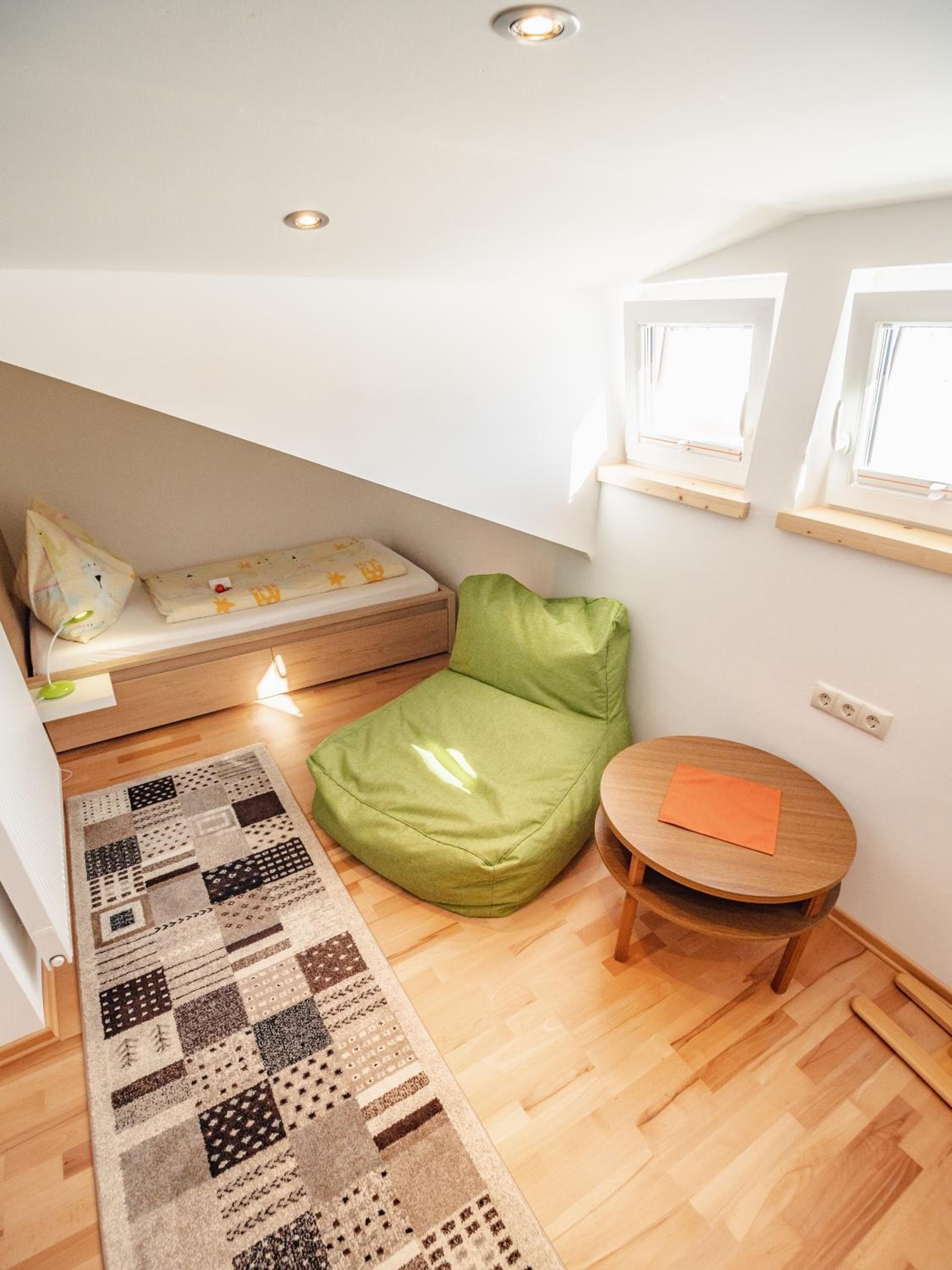 Two-Bedroom Apartment with Mountain View photo 3