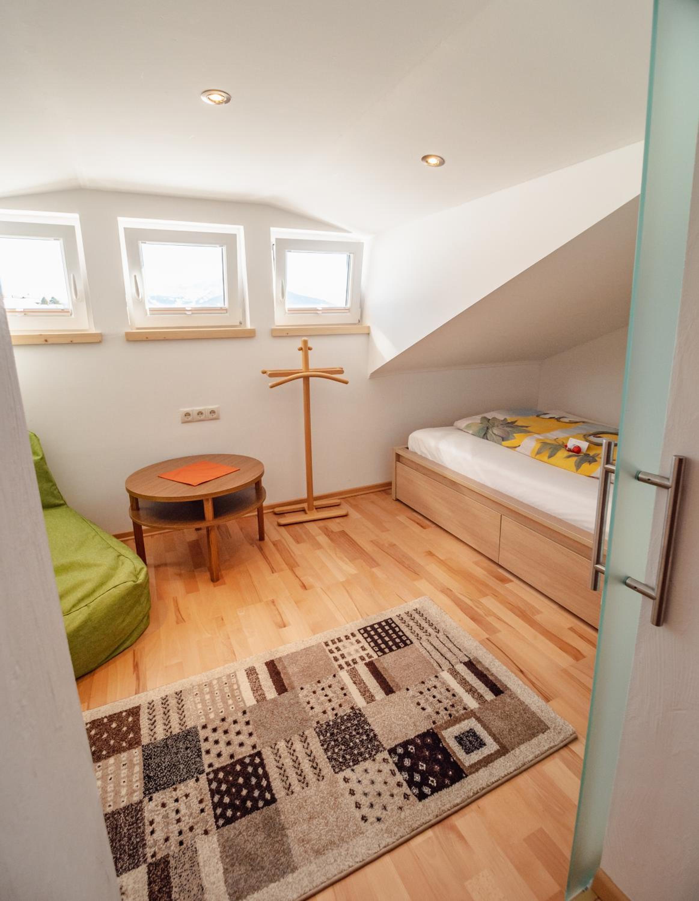 Two-Bedroom Apartment with Mountain View photo 2