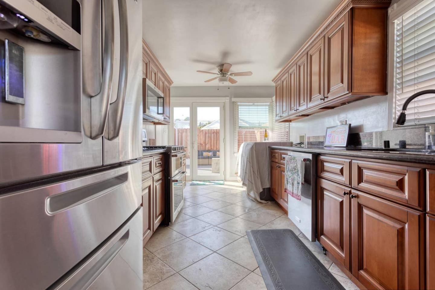 Two-Bedroom Apartment - Photo 9