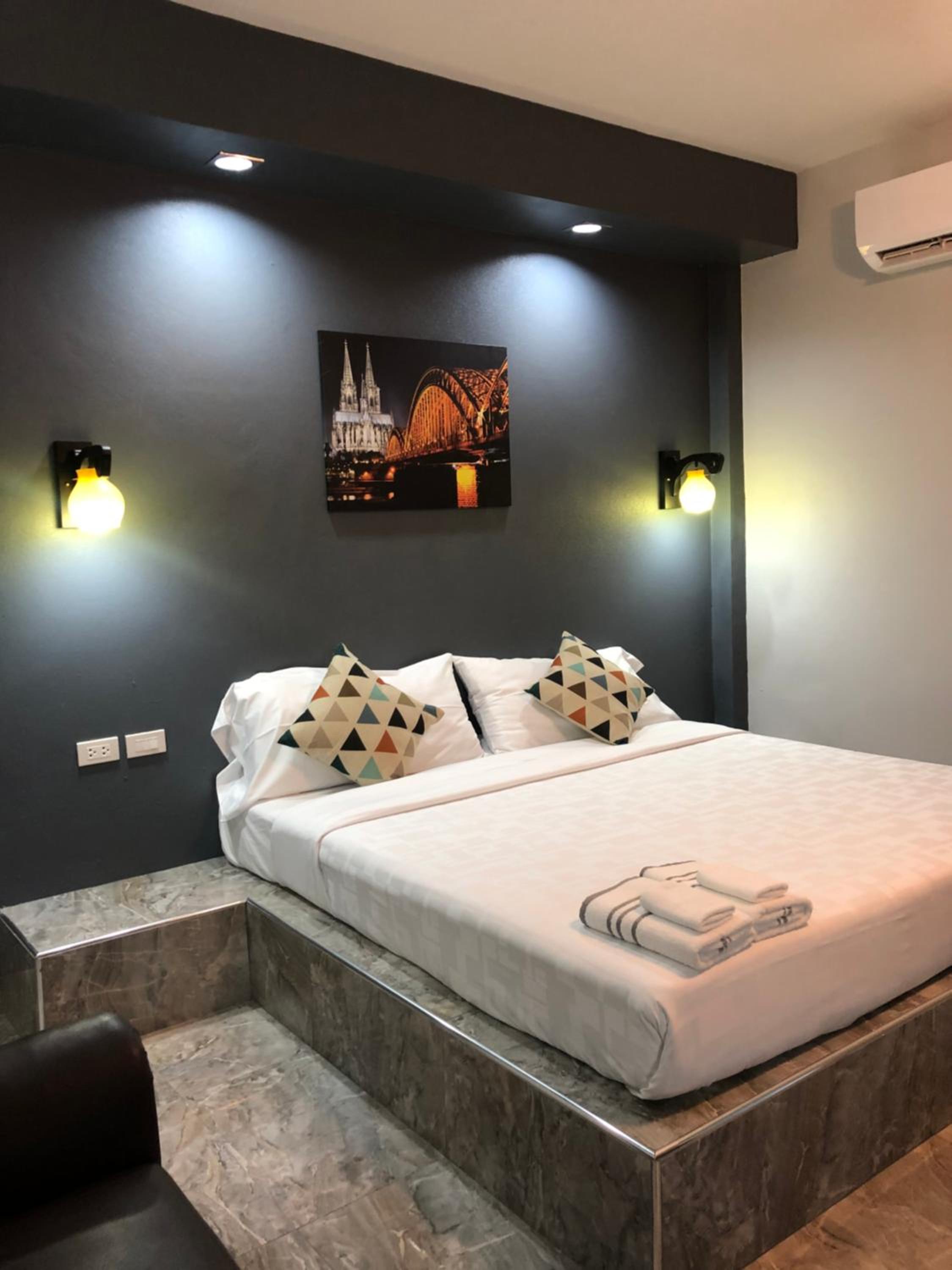 Deluxe Room - Photo 1